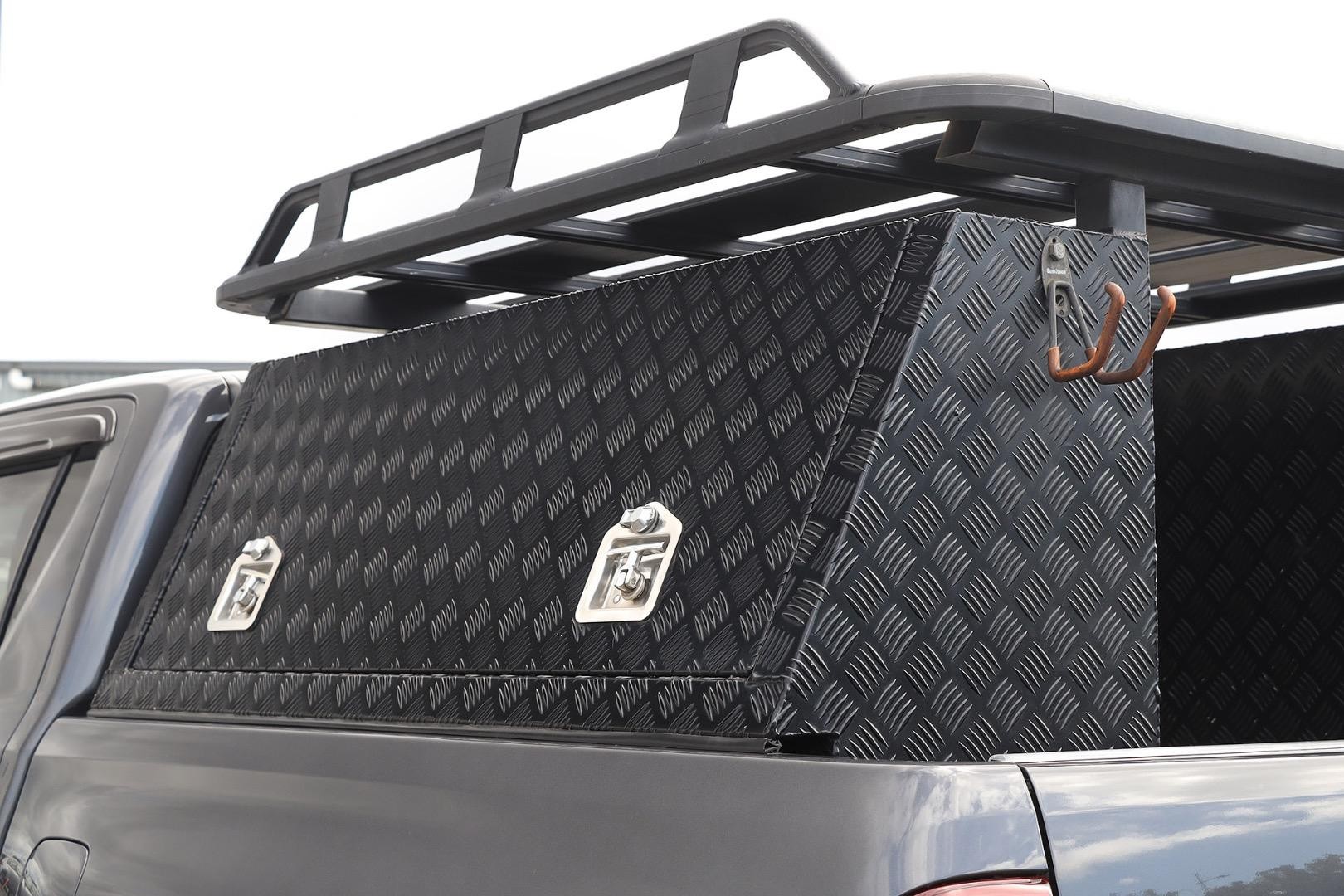 Toyota Hilux image 3