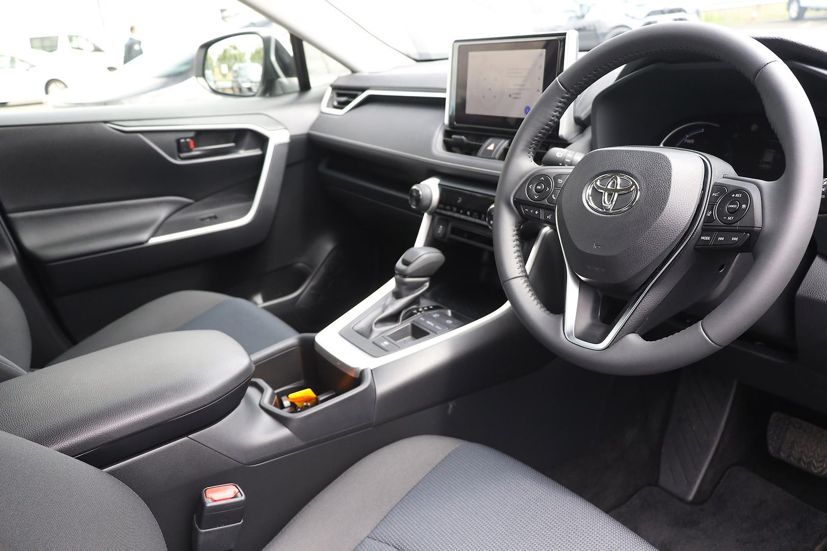 Toyota Rav4 image 2