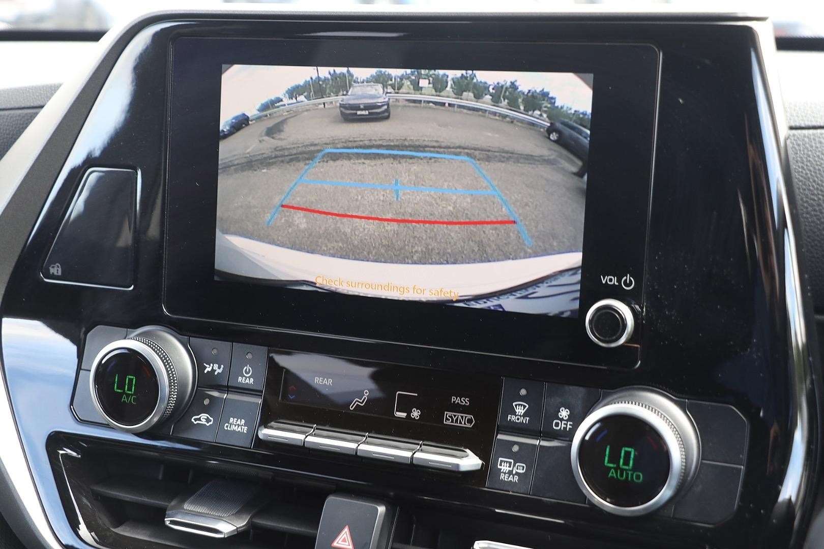 Toyota Kluger image 3