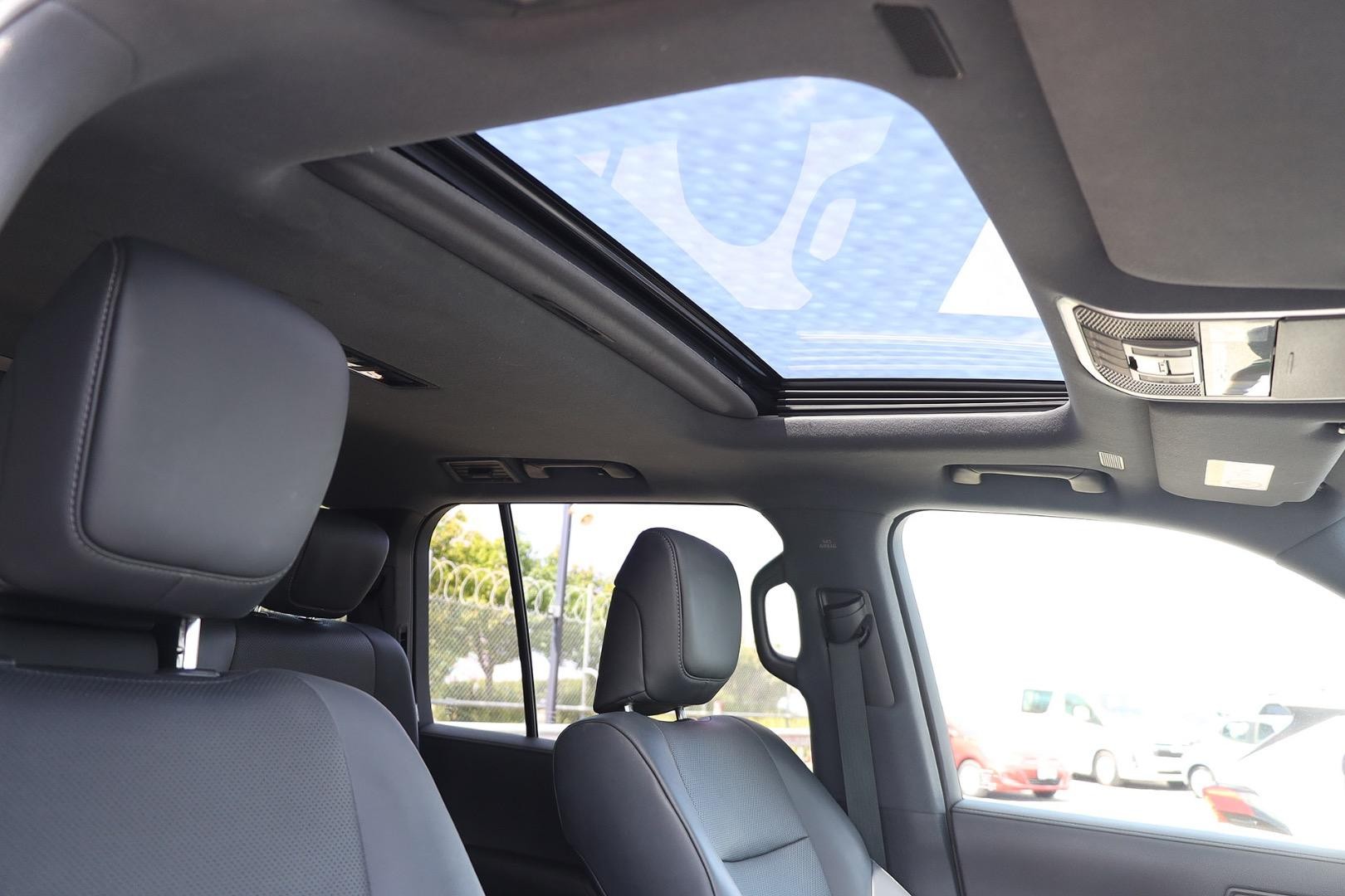 Toyota Landcruiser image 2