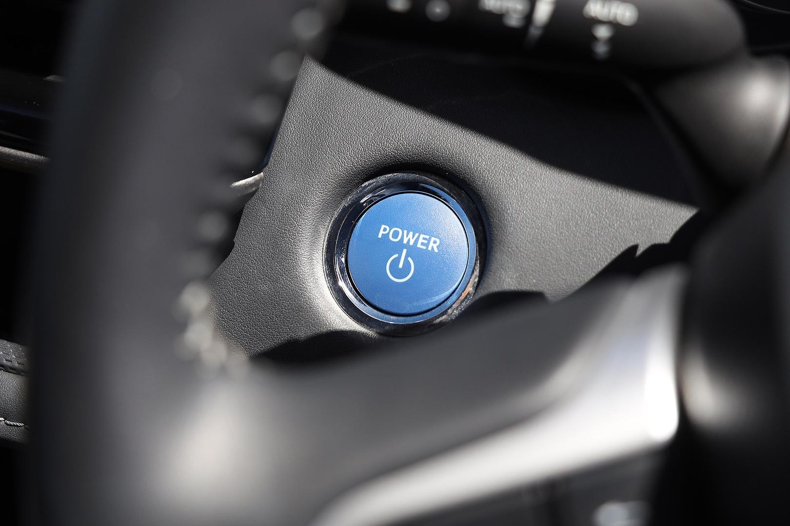 Toyota Kluger image 4