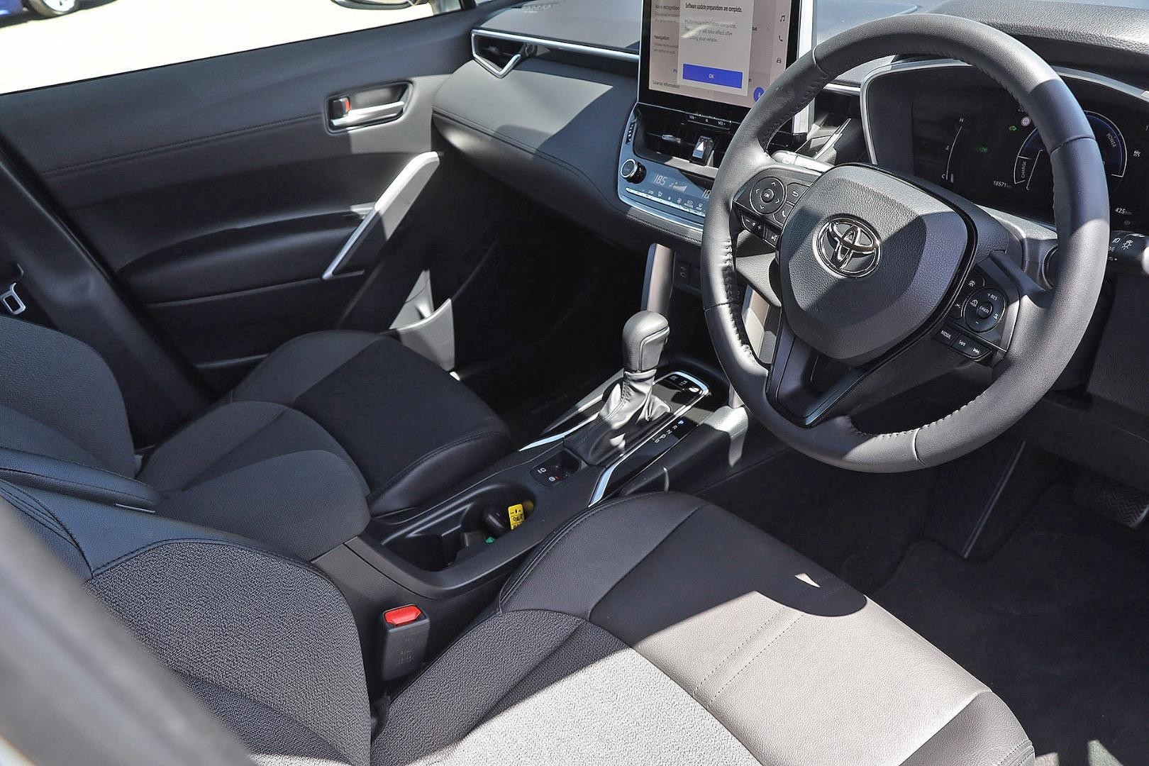 Toyota Corolla Cross image 2