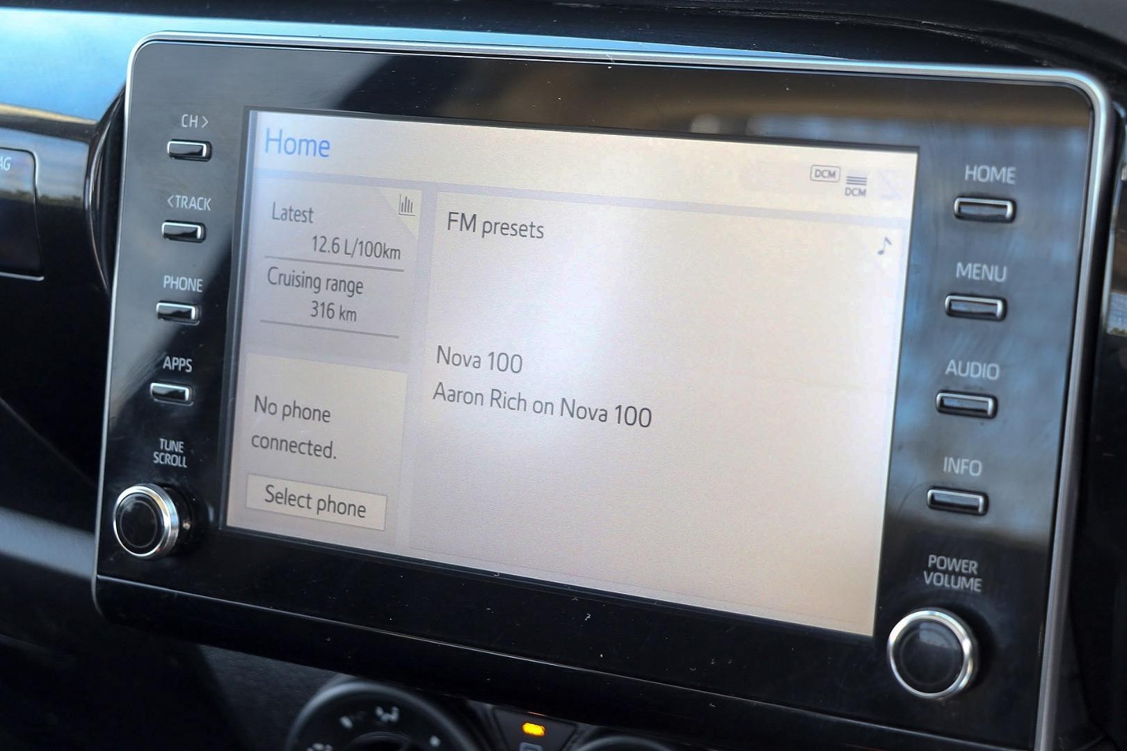 Toyota Hilux image 3