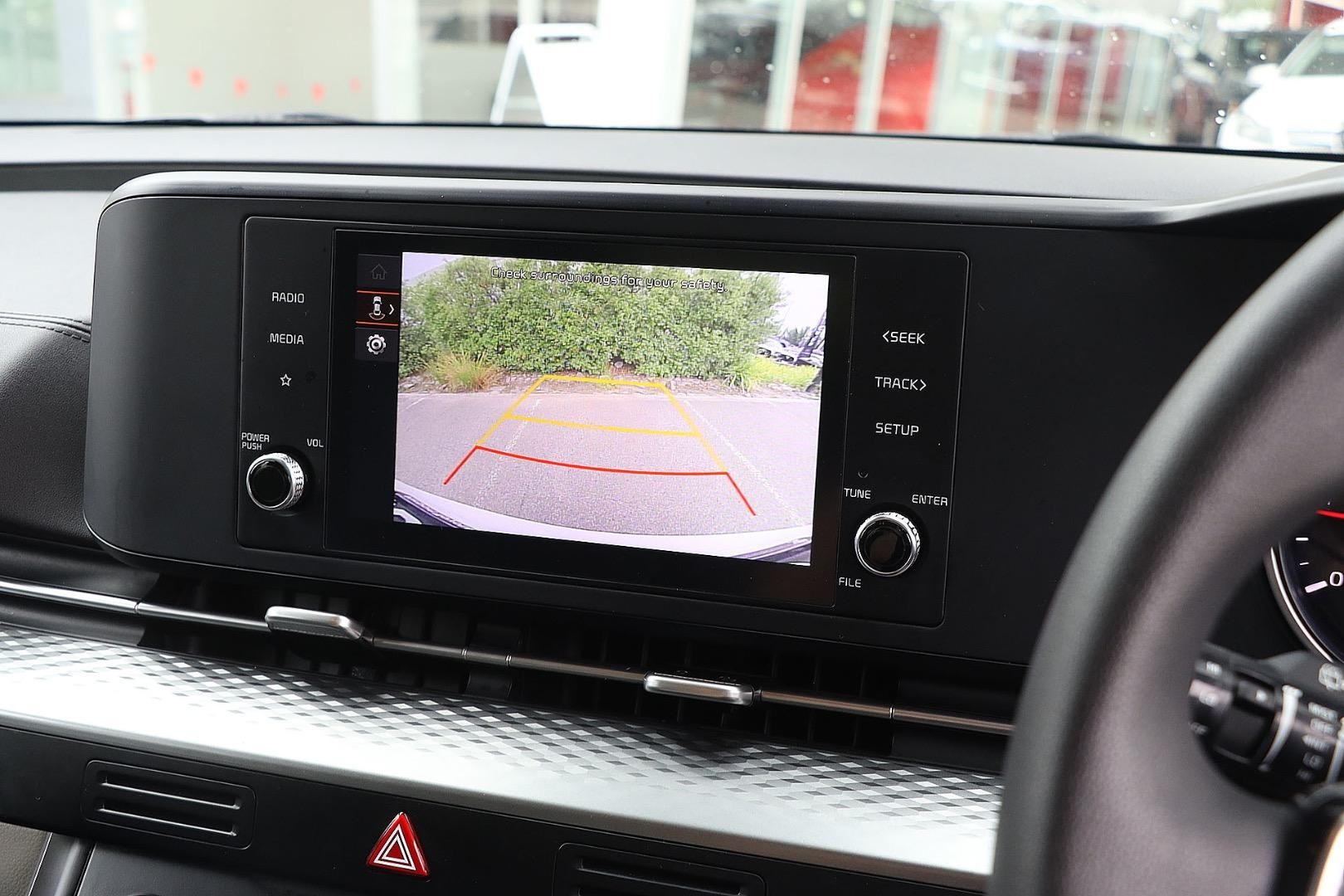 Kia Carnival image 3