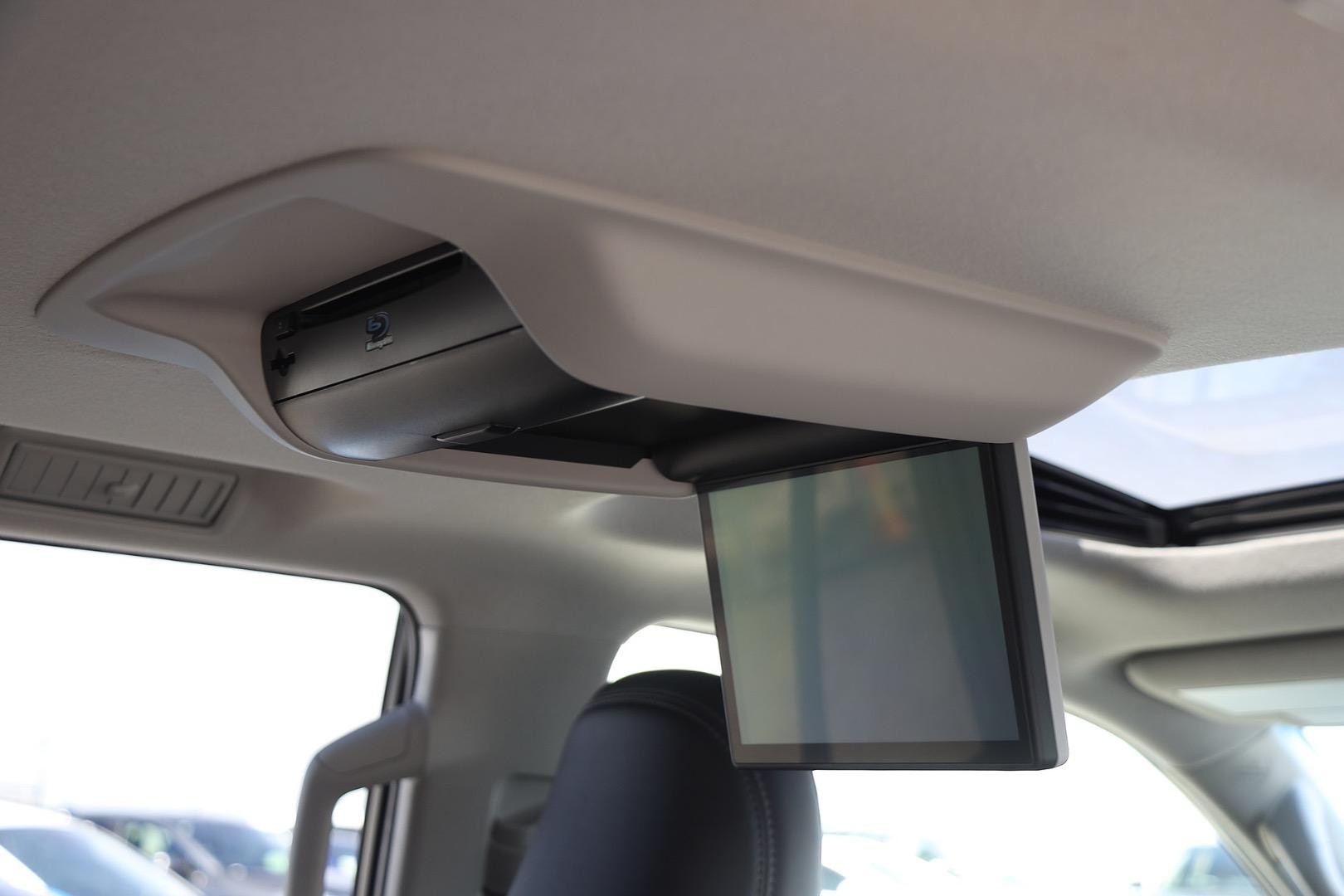 Toyota Landcruiser Prado image 2