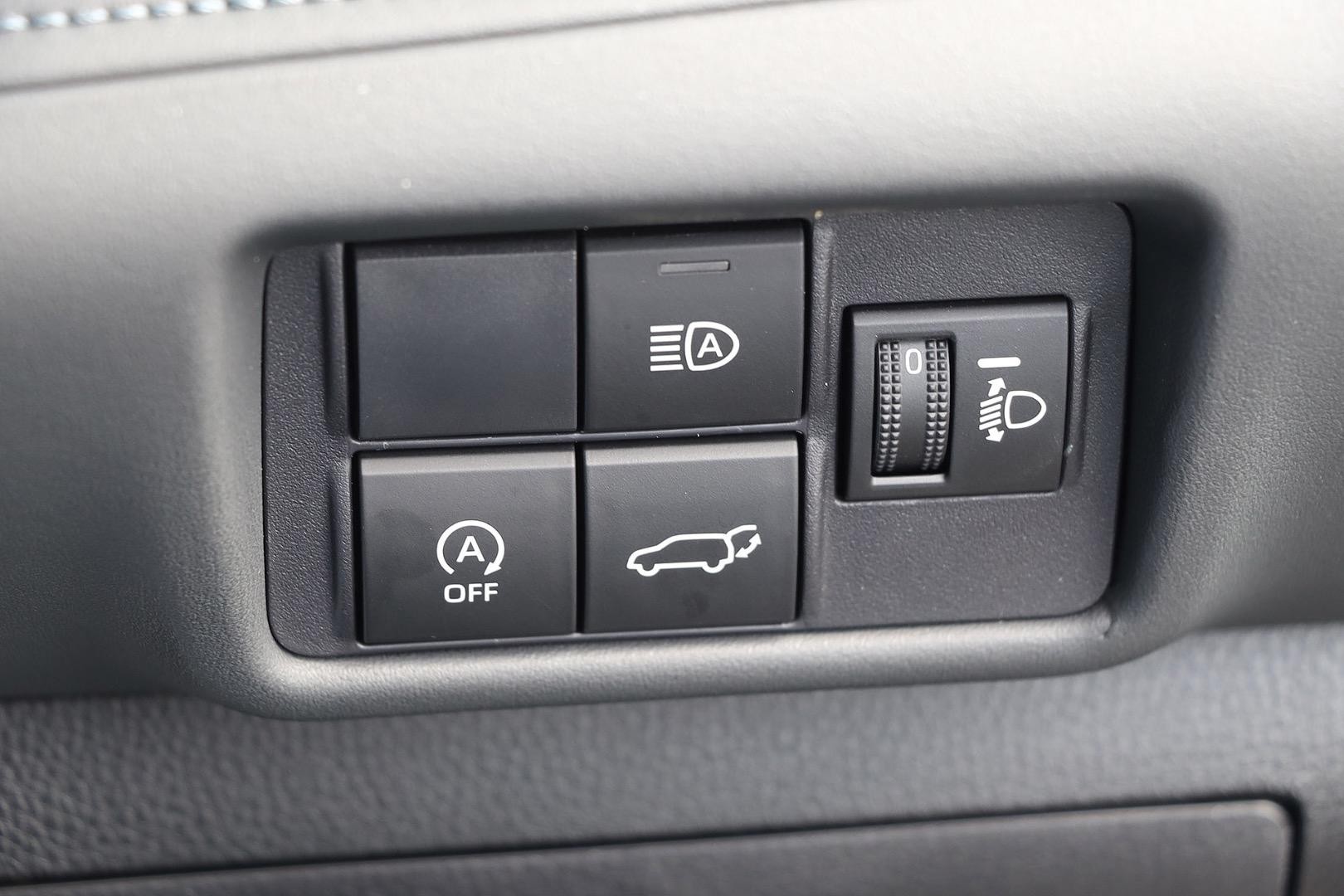 Toyota Kluger image 3