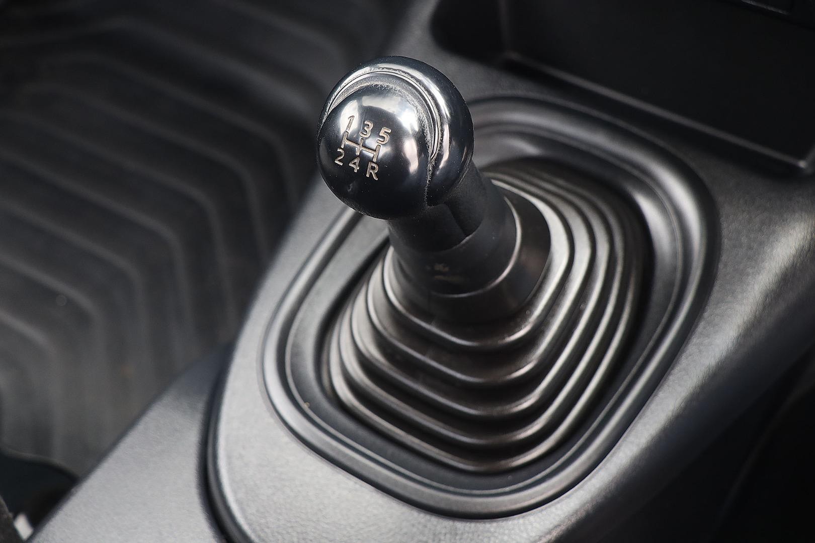 Toyota Hilux image 3