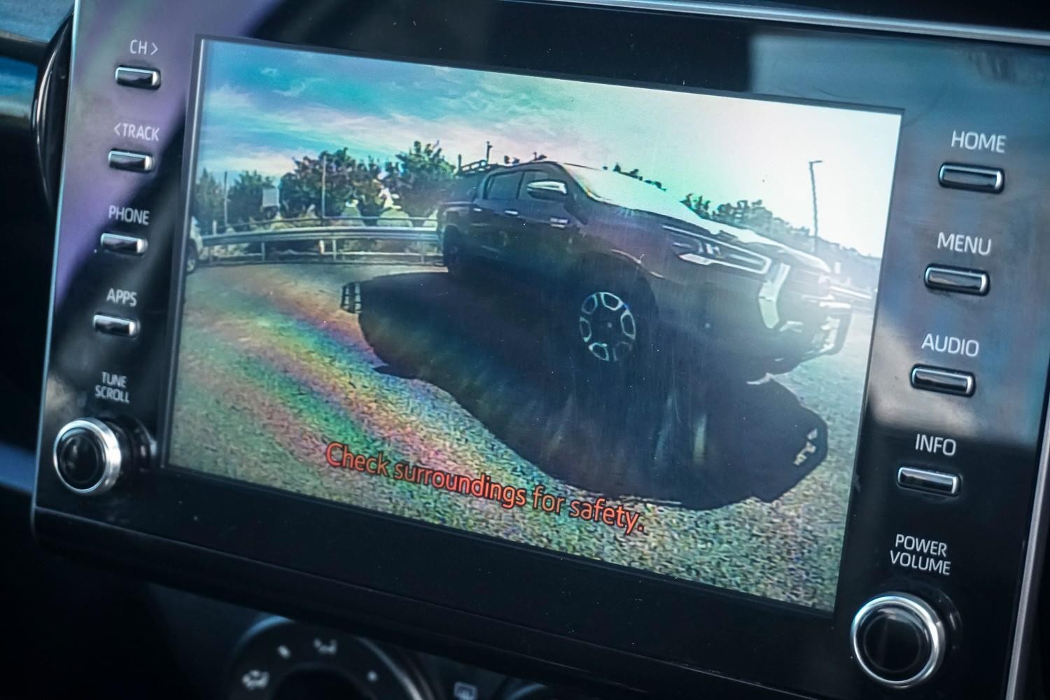 Toyota Hilux image 2