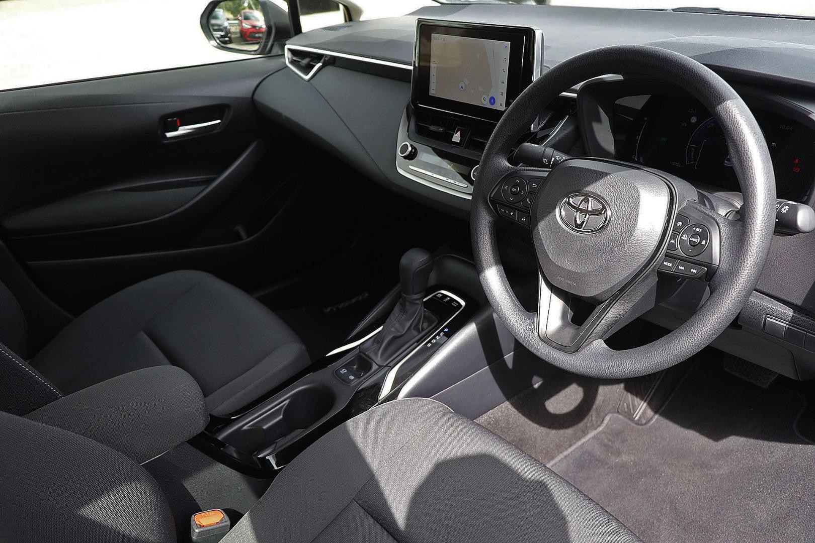 Toyota Corolla image 2