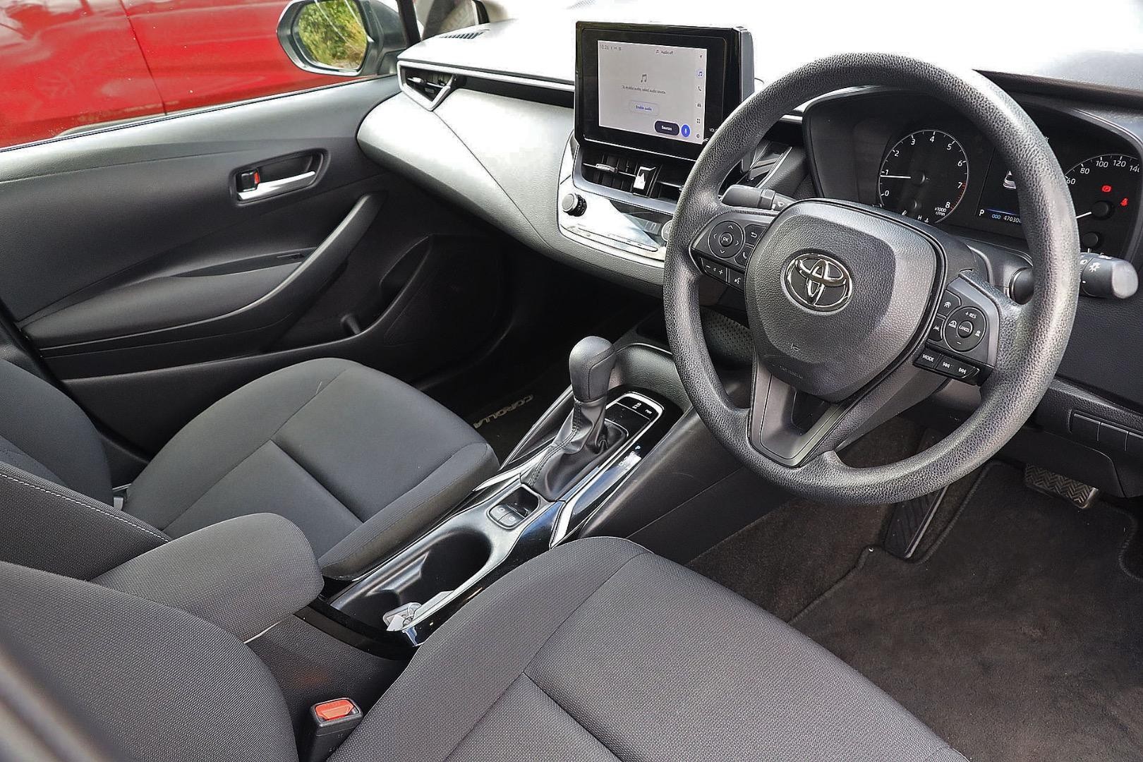 Toyota Corolla image 2