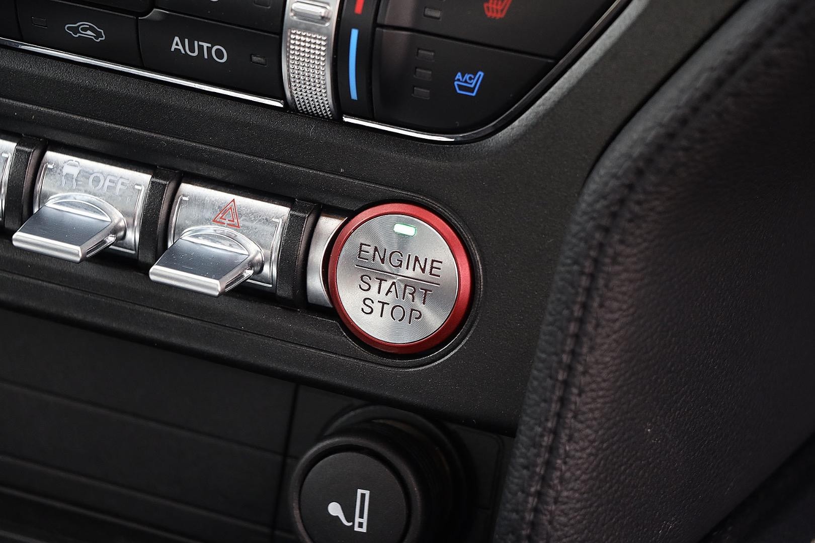 Ford Mustang image 4