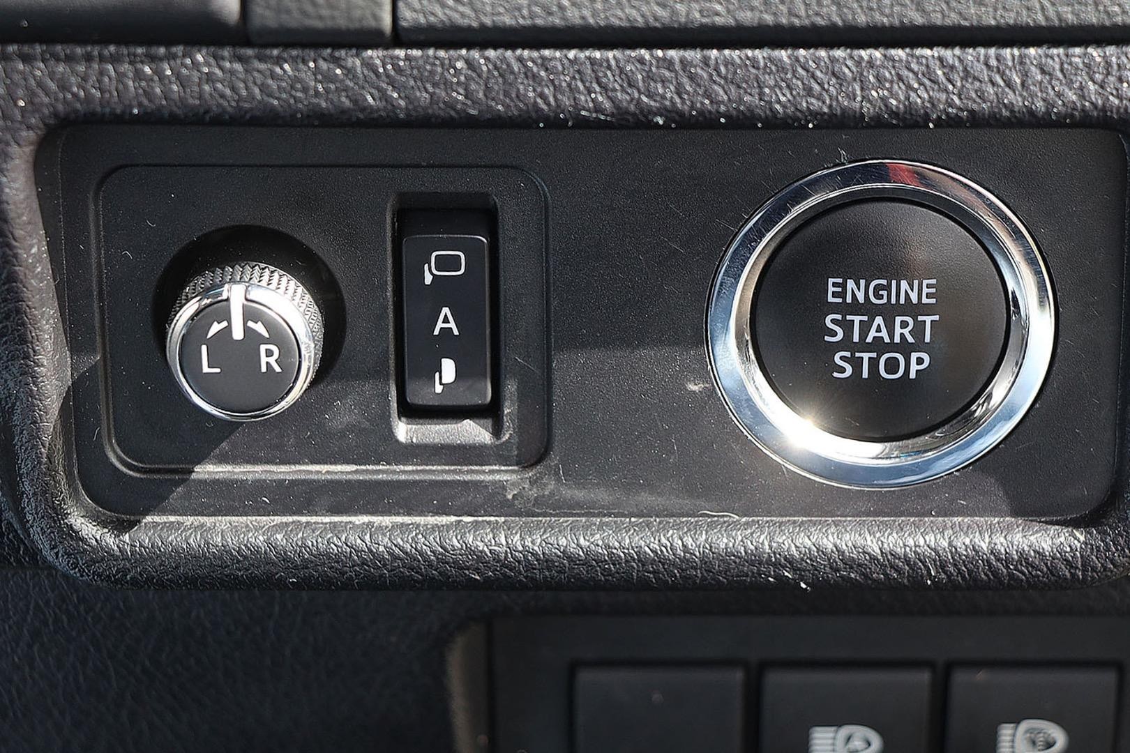 Toyota Landcruiser Prado image 4