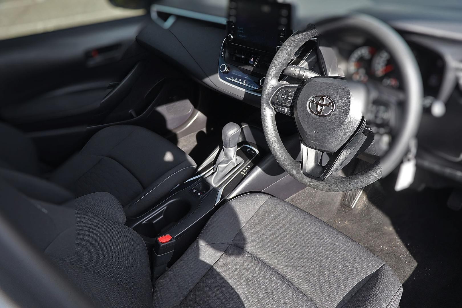 Toyota Corolla image 2