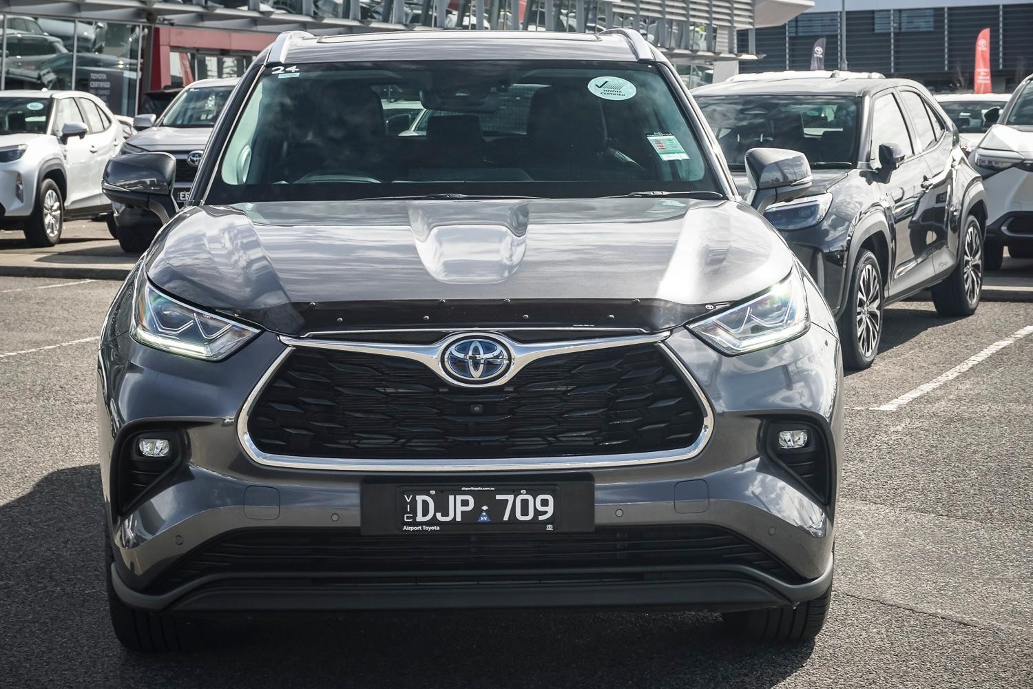 Toyota Kluger image 2