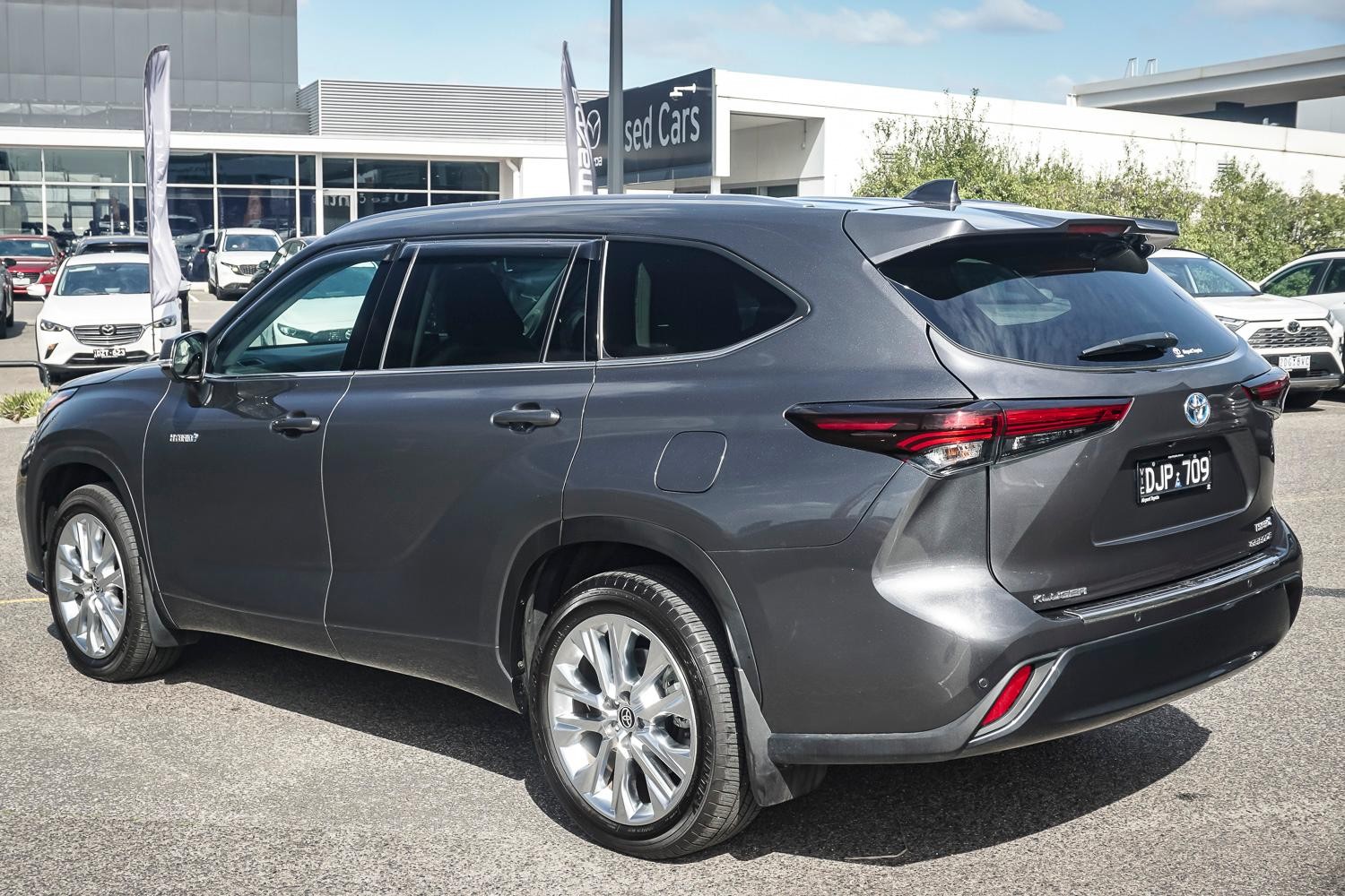 Toyota Kluger image 4