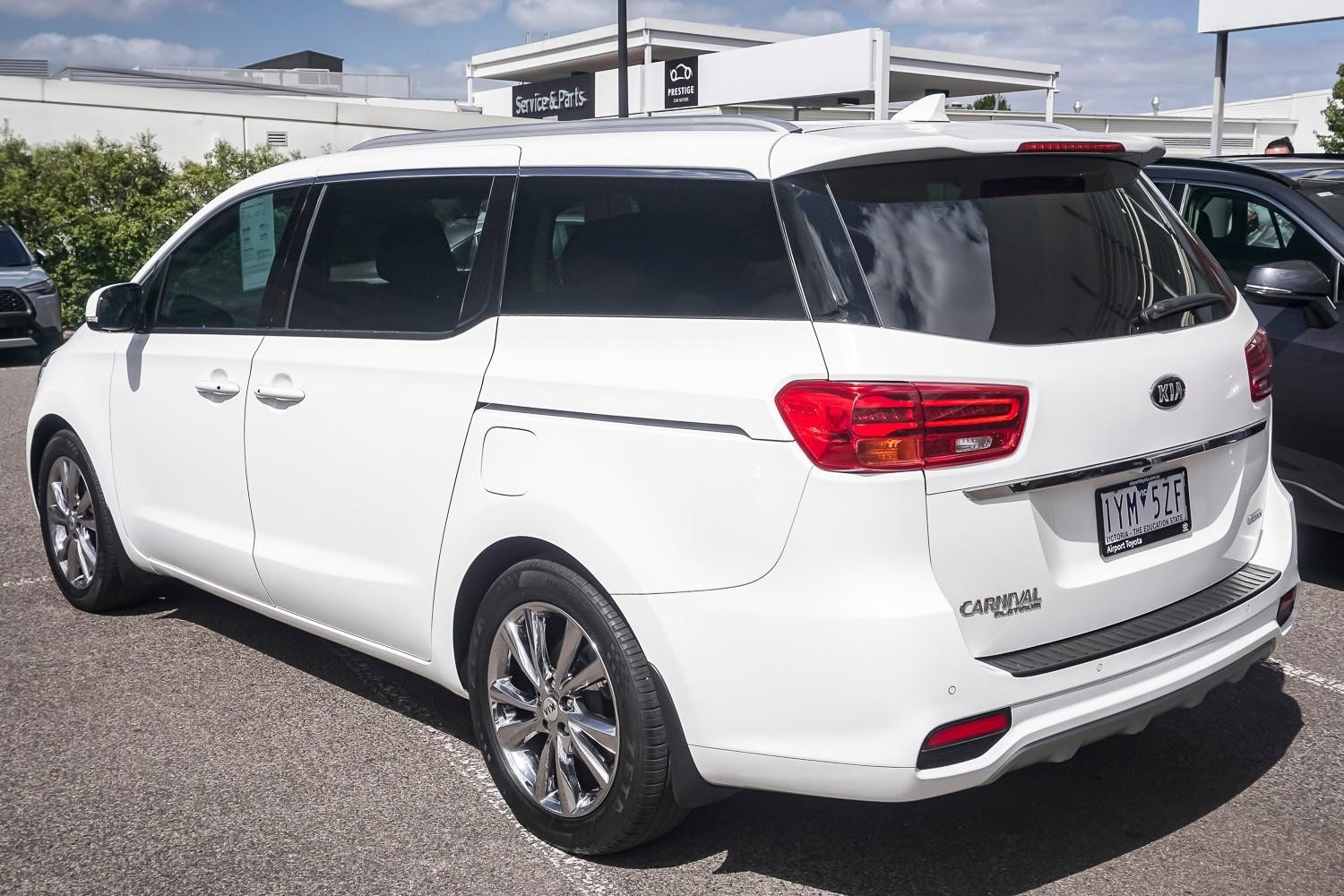 Kia Carnival image 2