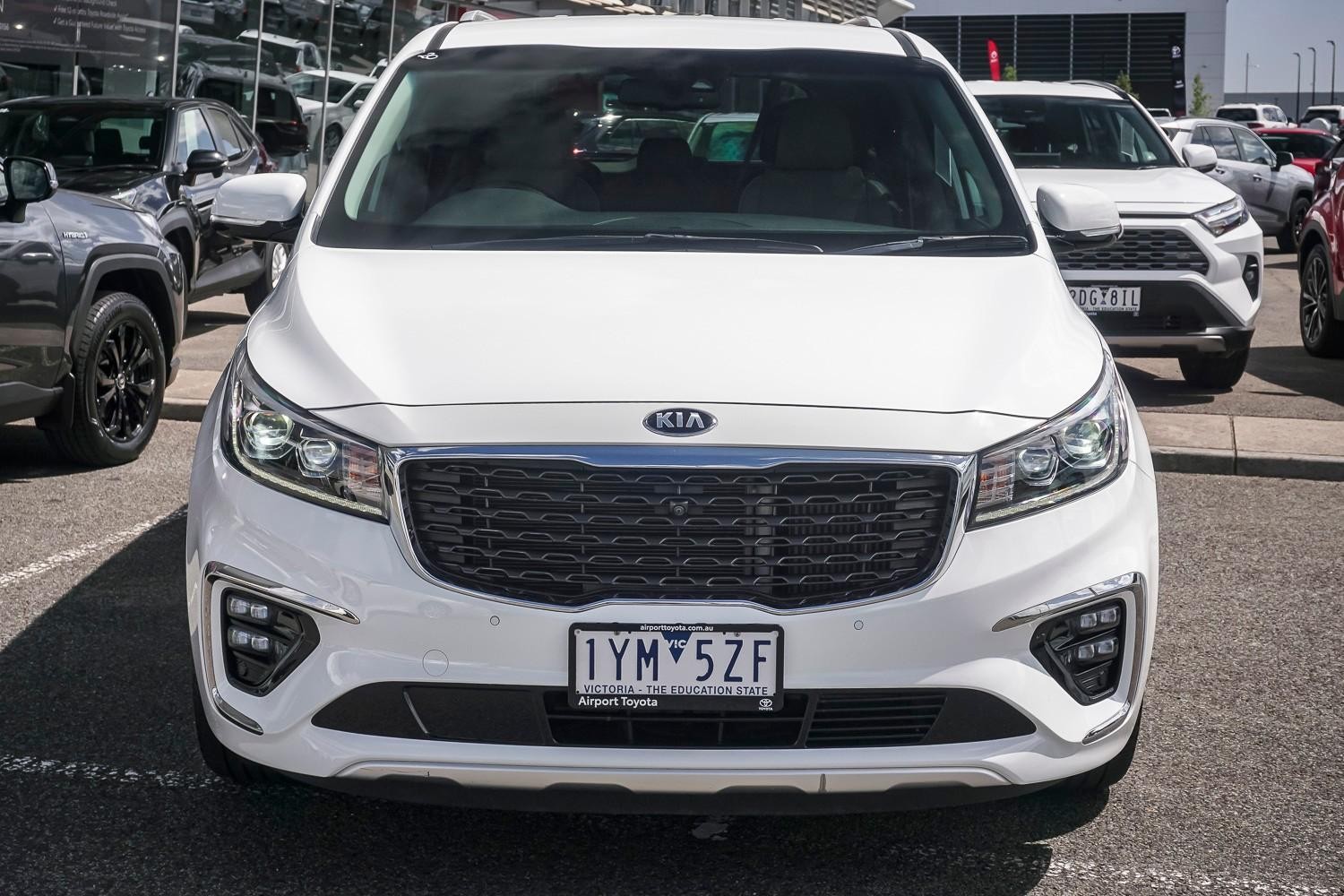 Kia Carnival image 1
