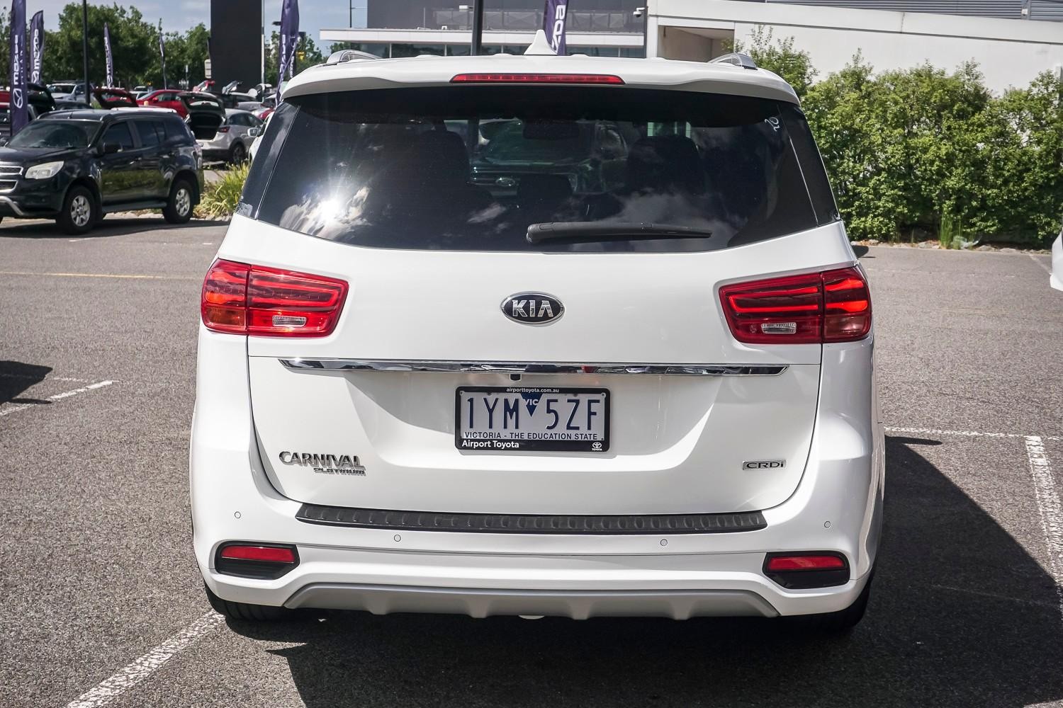 Kia Carnival image 3