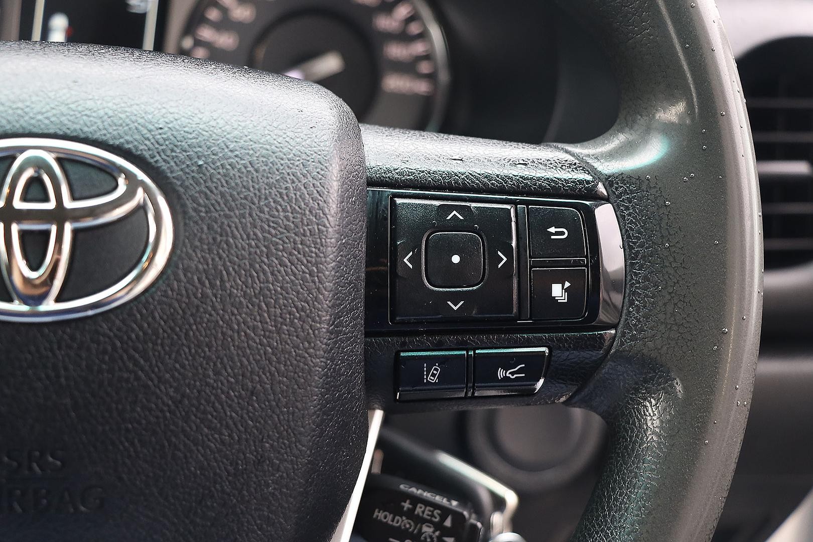 Toyota Hilux image 3