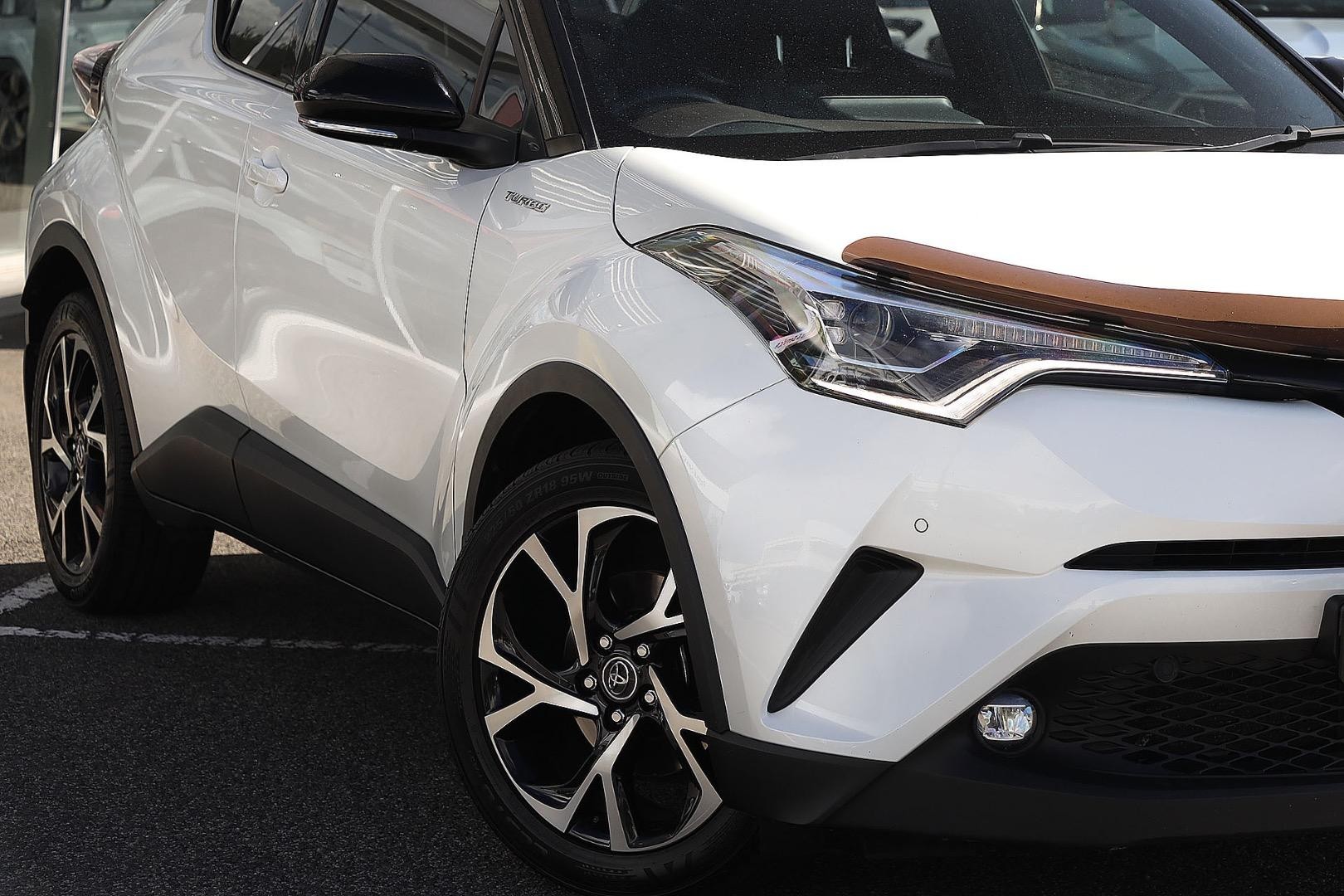 Toyota C-hr image 2