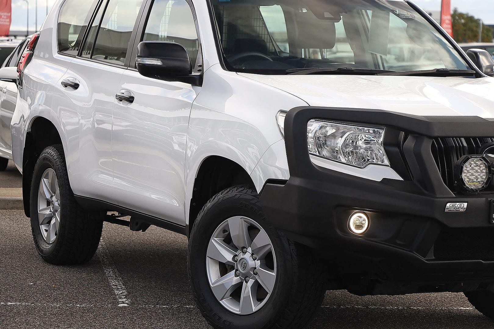 Toyota Landcruiser Prado image 2