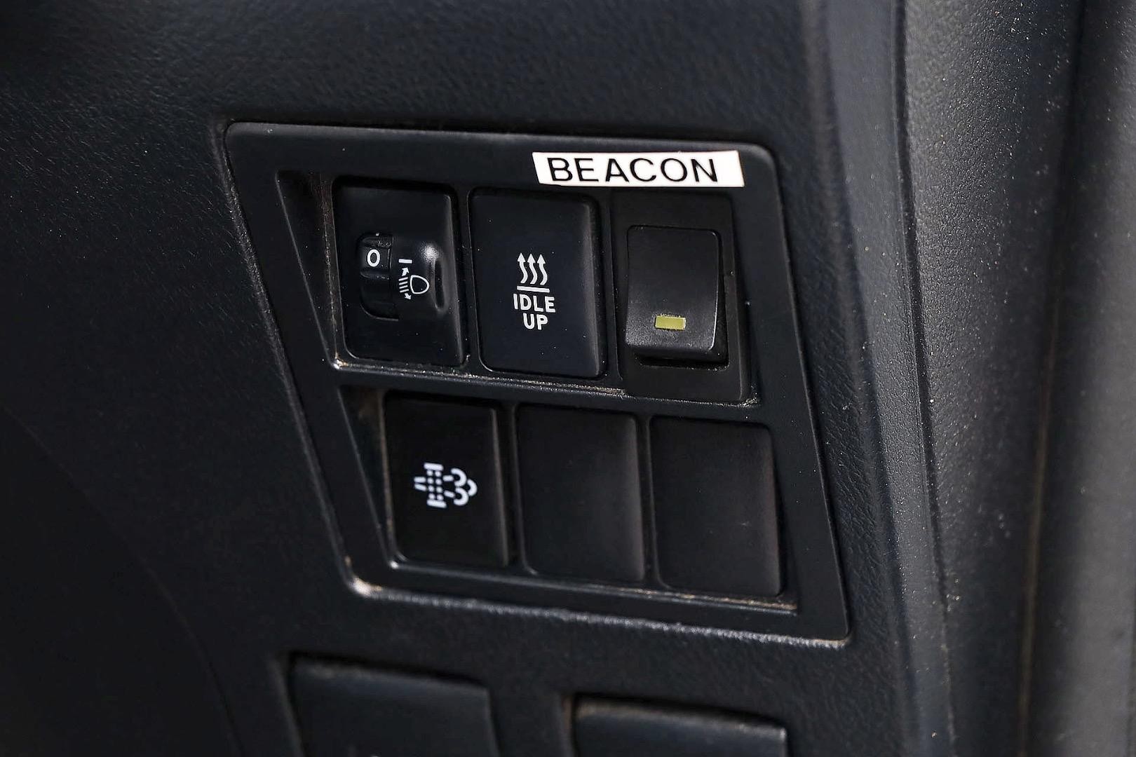 Toyota Hilux image 4