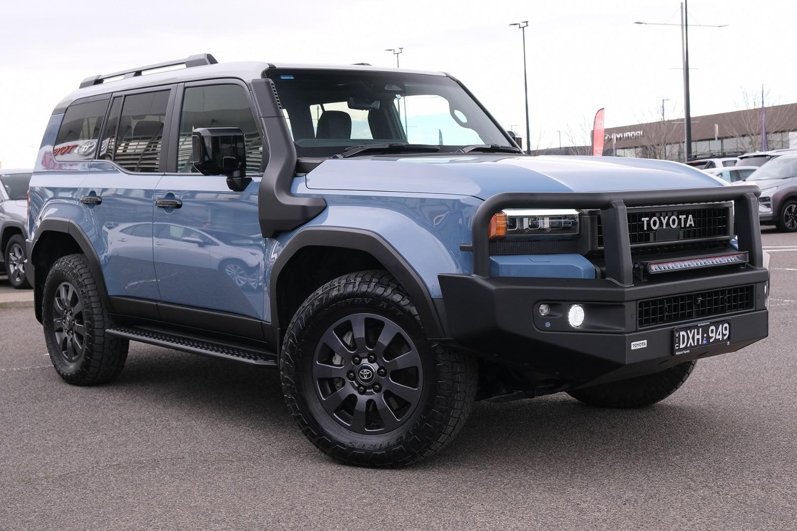 Toyota Landcruiser Prado image 1