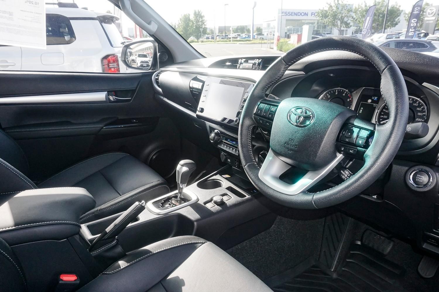 Toyota Hilux image 3