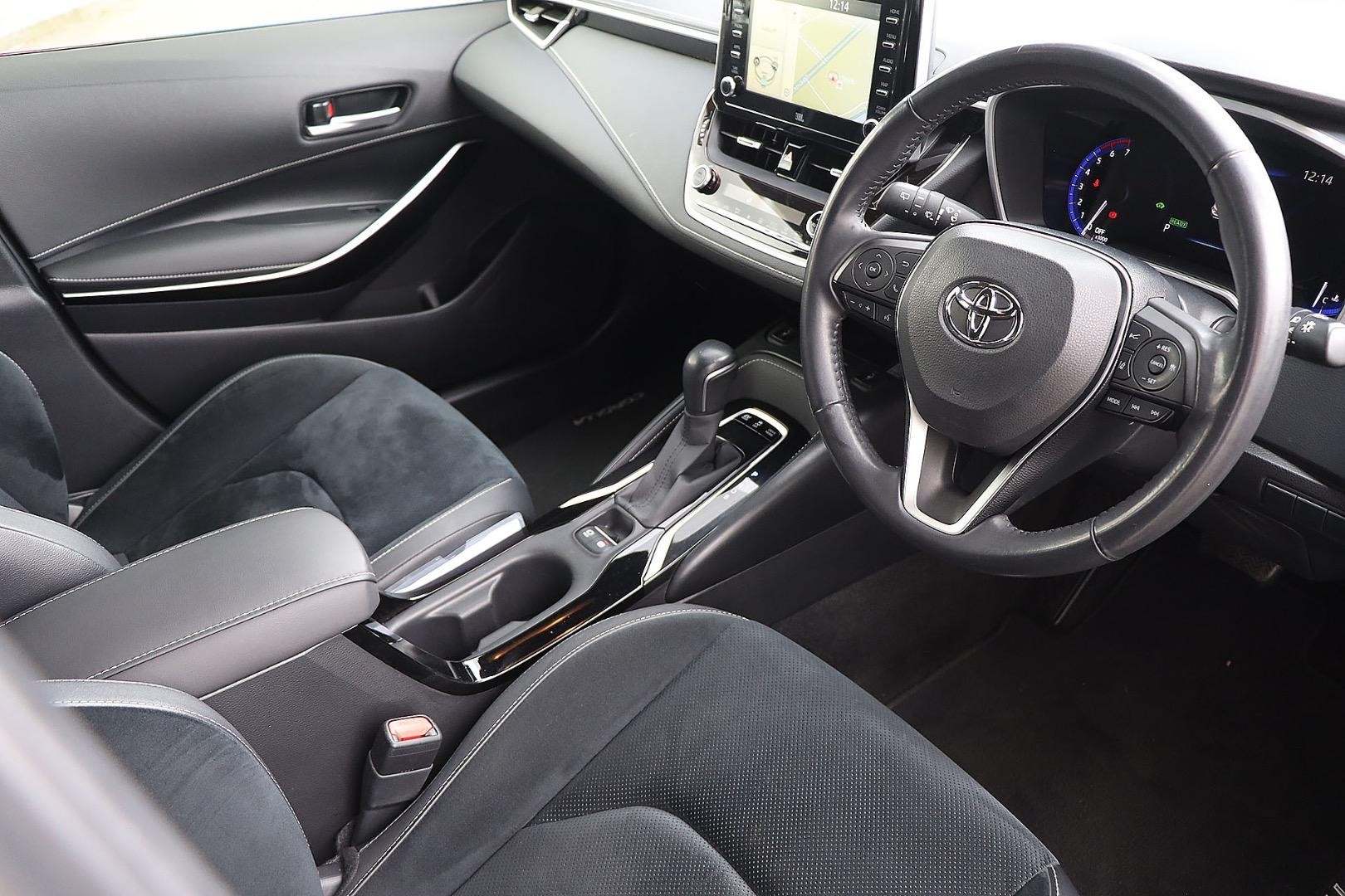 Toyota Corolla image 2