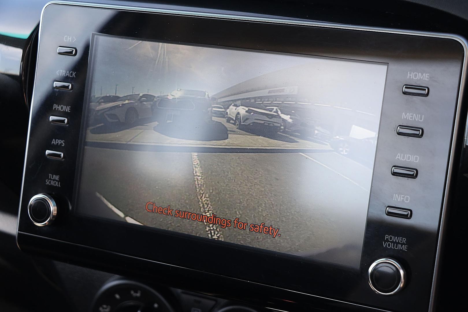 Toyota Hilux image 4