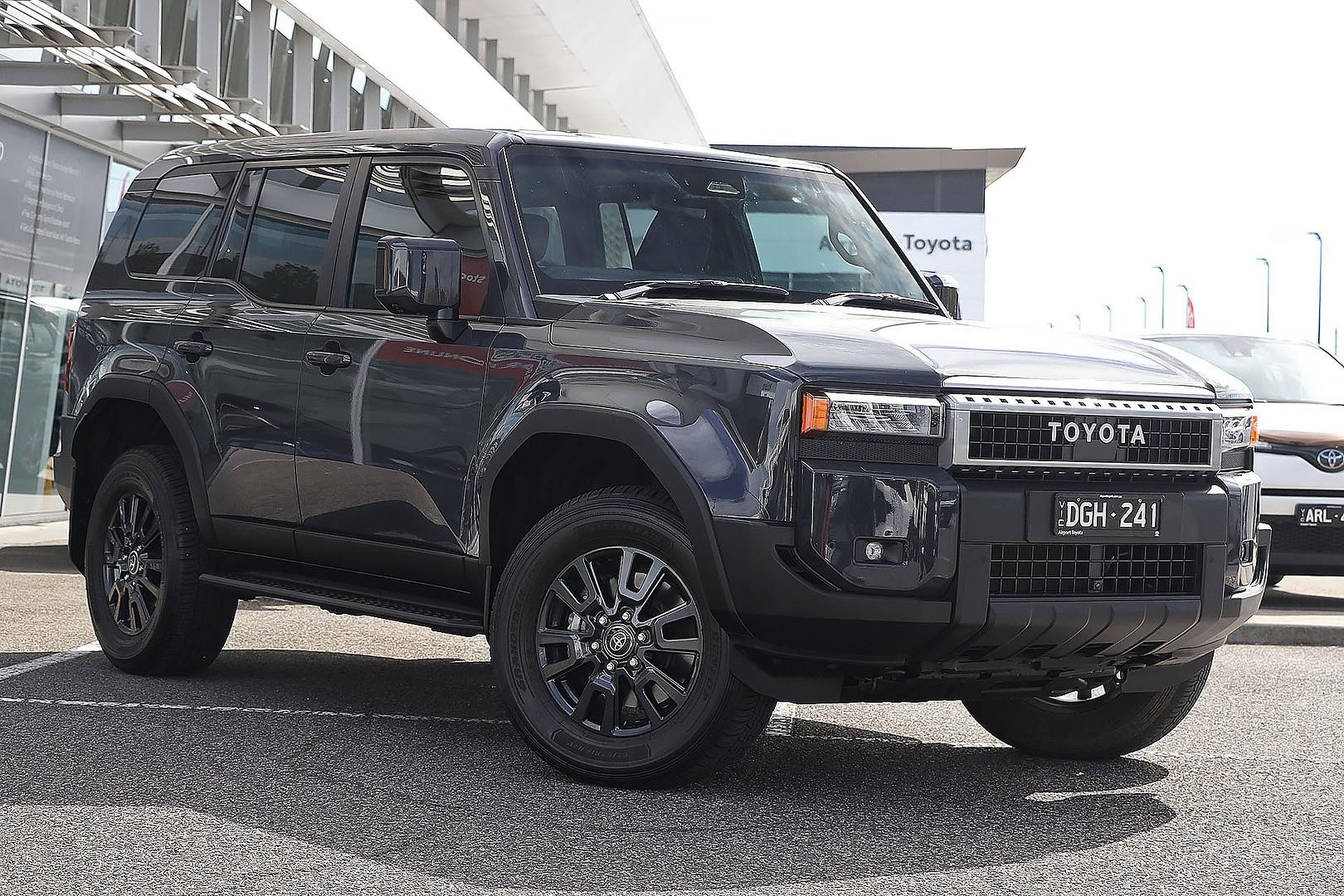 Toyota Landcruiser Prado image 1