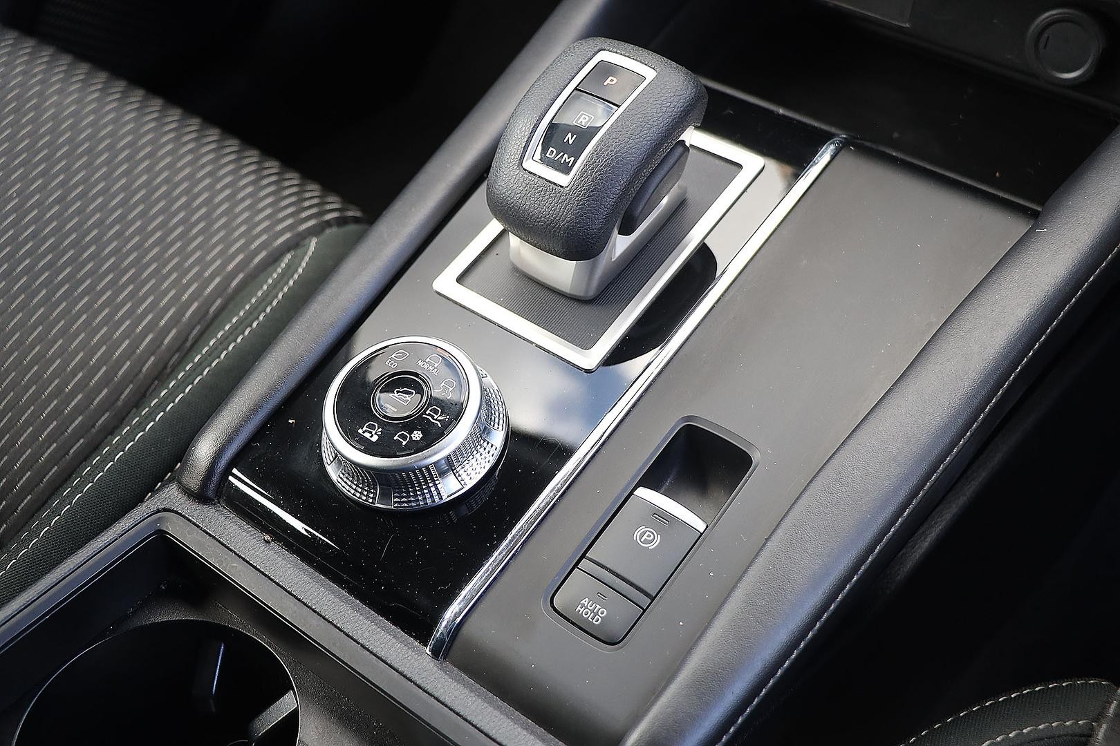 Mitsubishi Outlander image 3