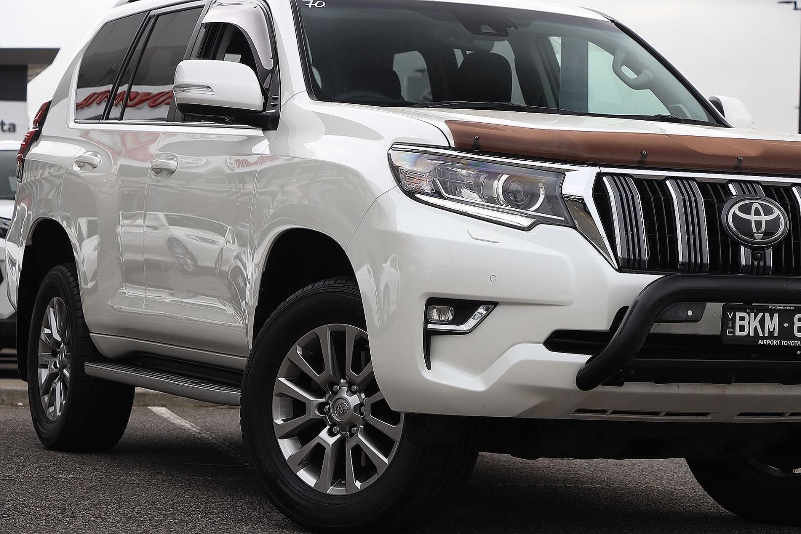 Toyota Landcruiser Prado image 2