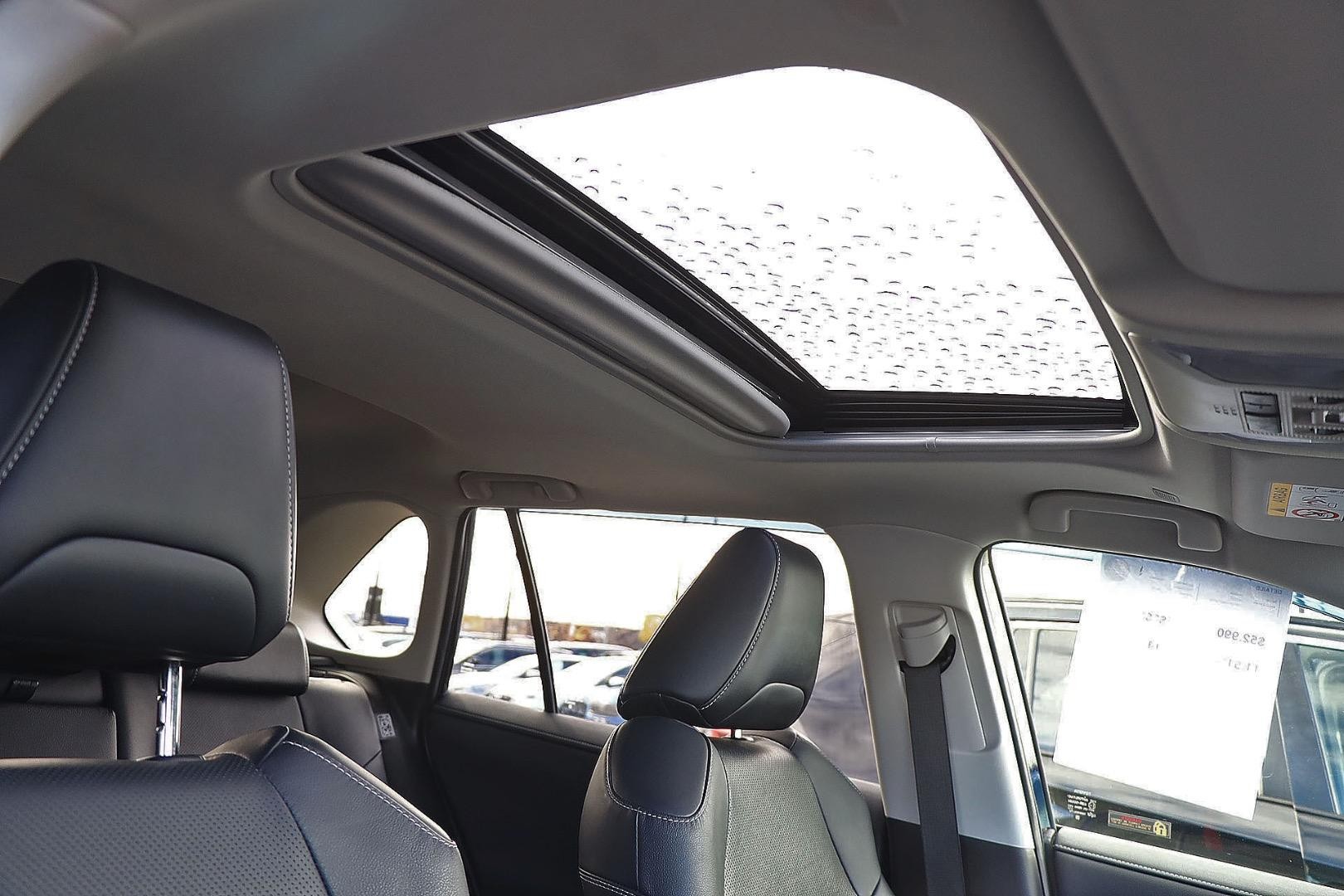 Toyota Rav4 image 3