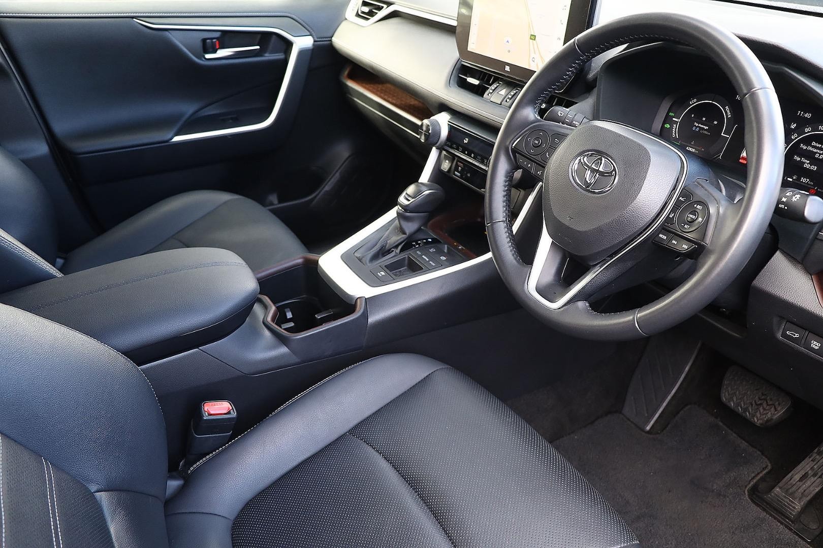 Toyota Rav4 image 2