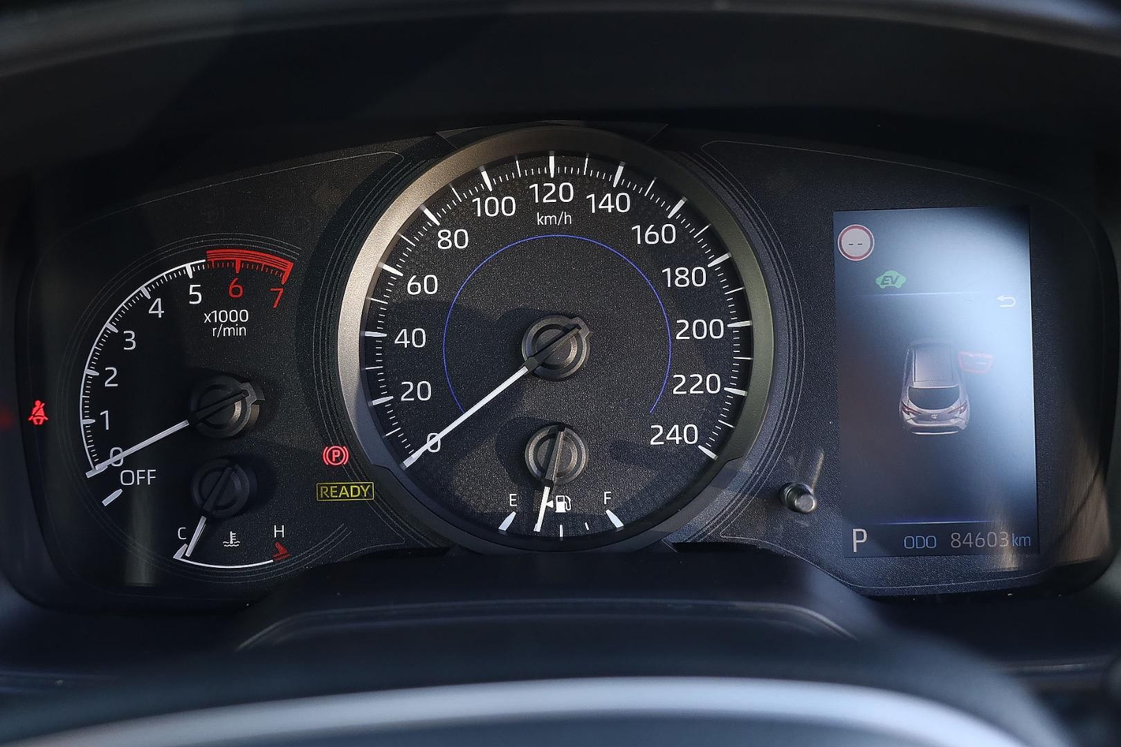 Toyota Corolla image 2