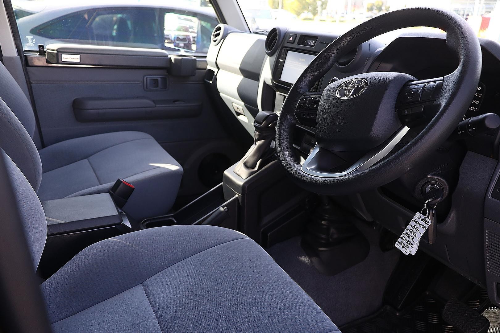 Toyota Landcruiser image 2