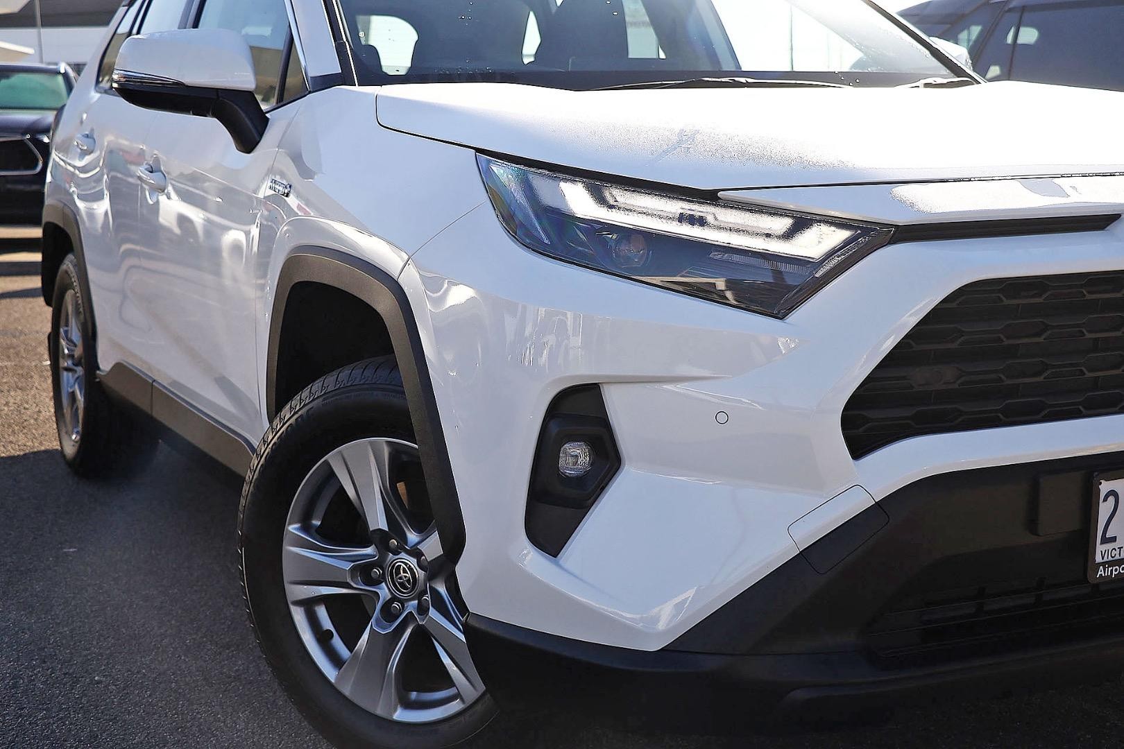 Toyota Rav4 image 2