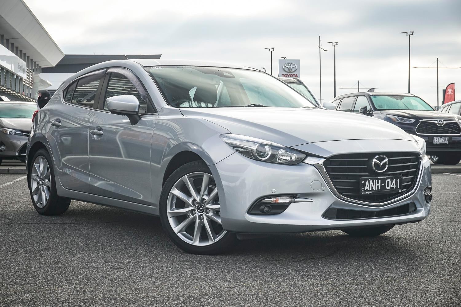 Mazda 3 image 1