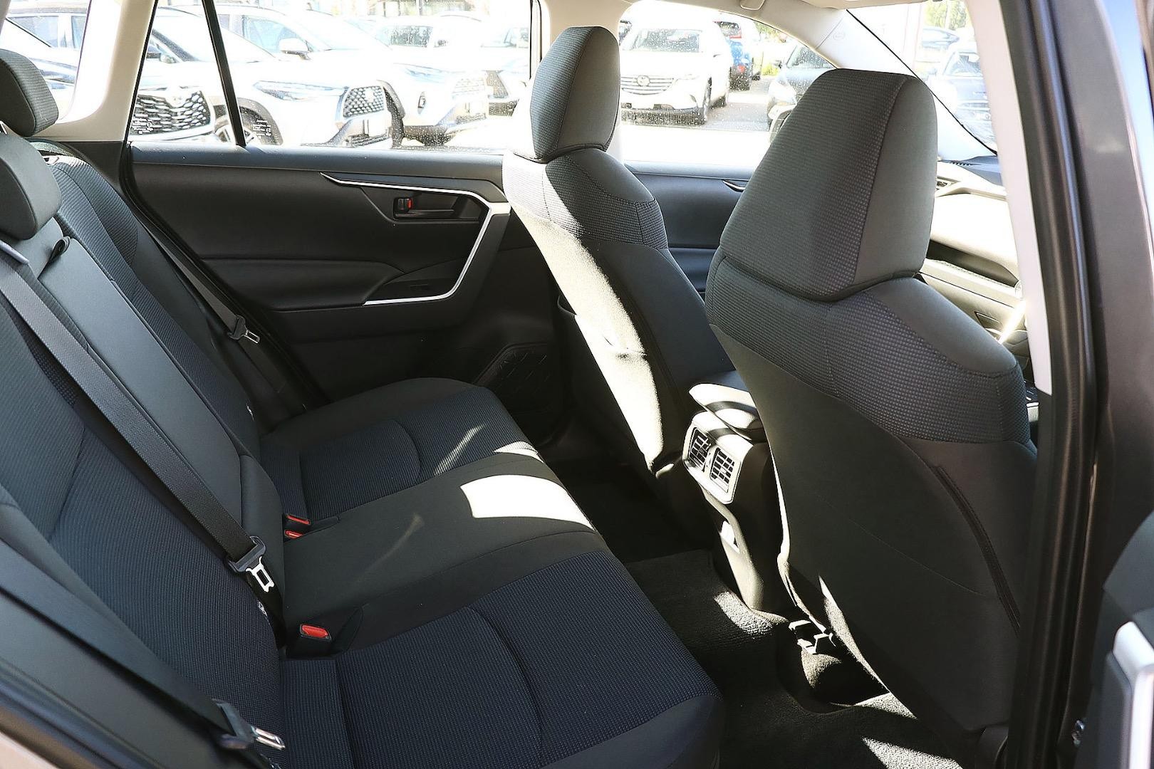 Toyota Rav4 image 3