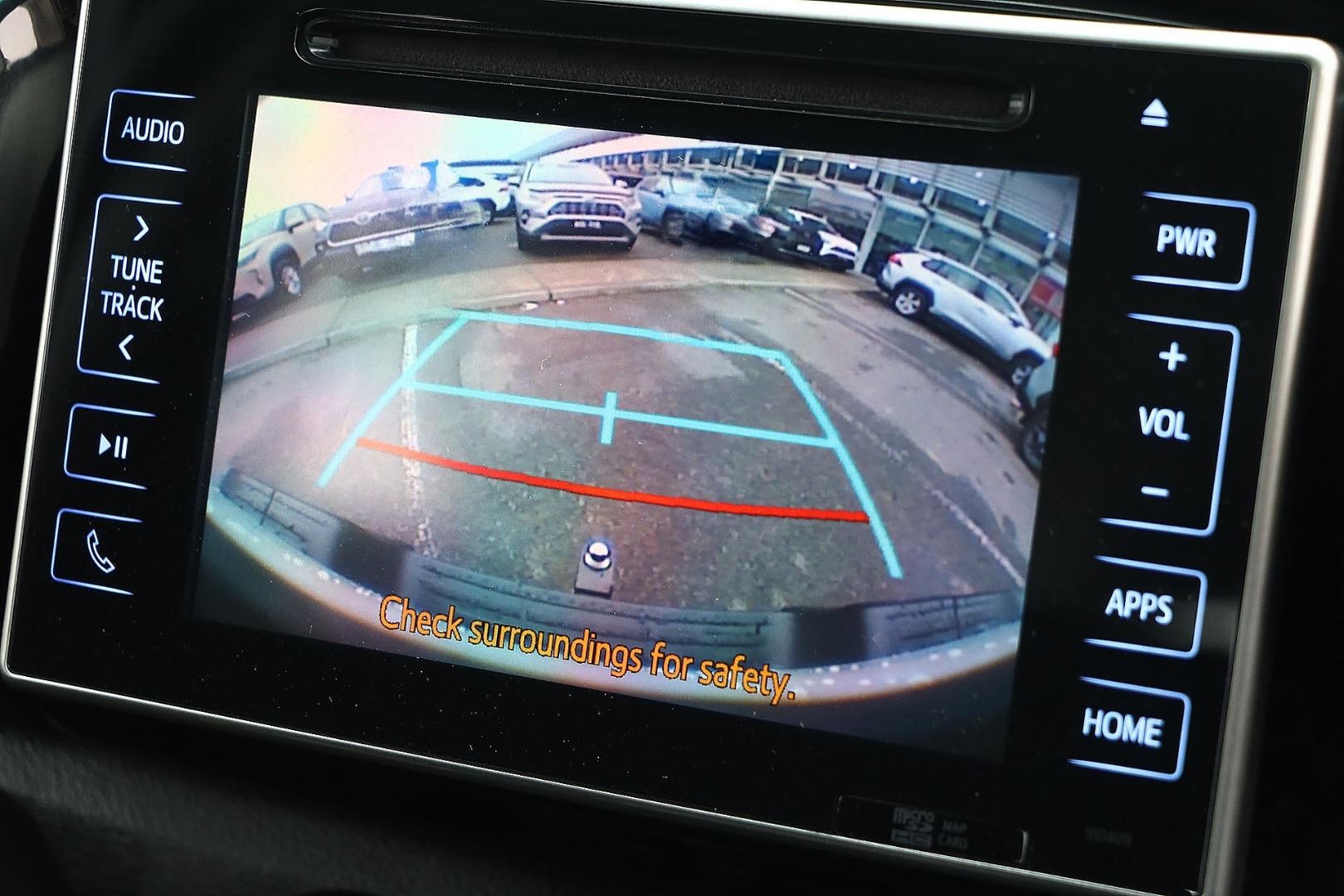 Toyota Hilux image 3