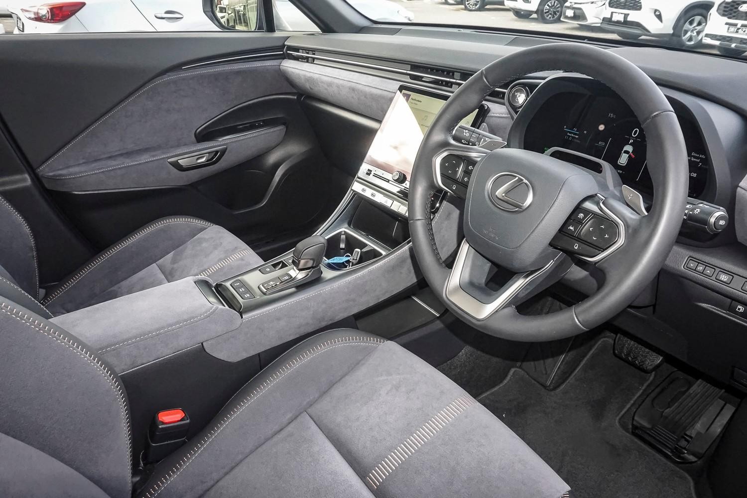 Lexus Lbx image 2