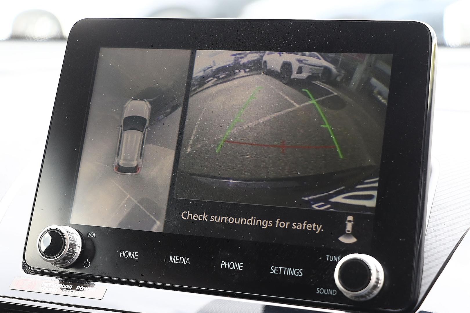 Mitsubishi Eclipse Cross image 4