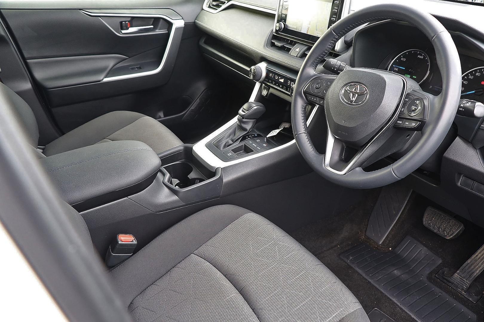 Toyota Rav4 image 2