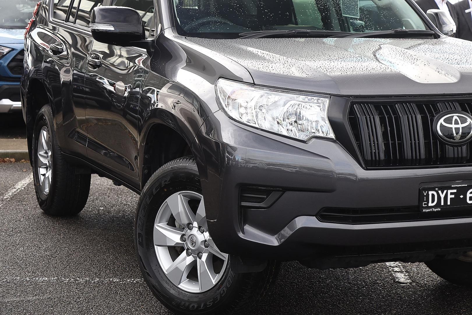 Toyota Landcruiser Prado image 2