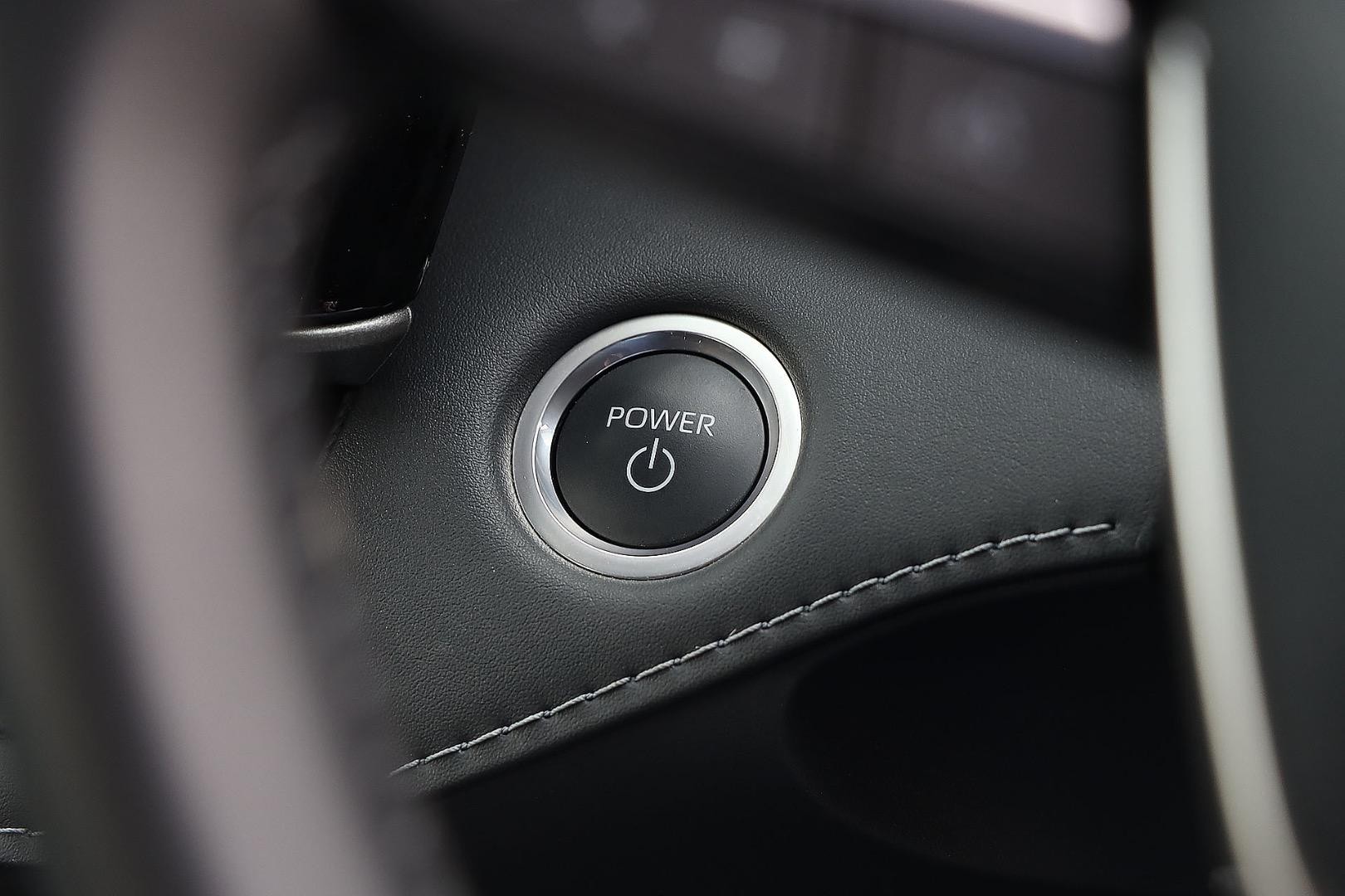 Toyota Kluger image 3
