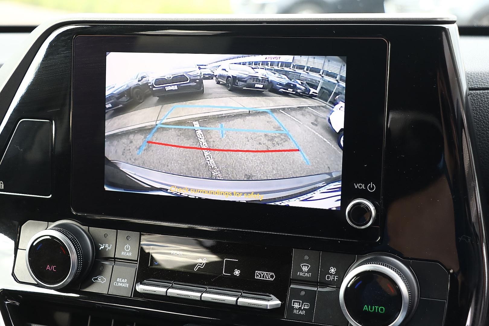 Toyota Kluger image 2