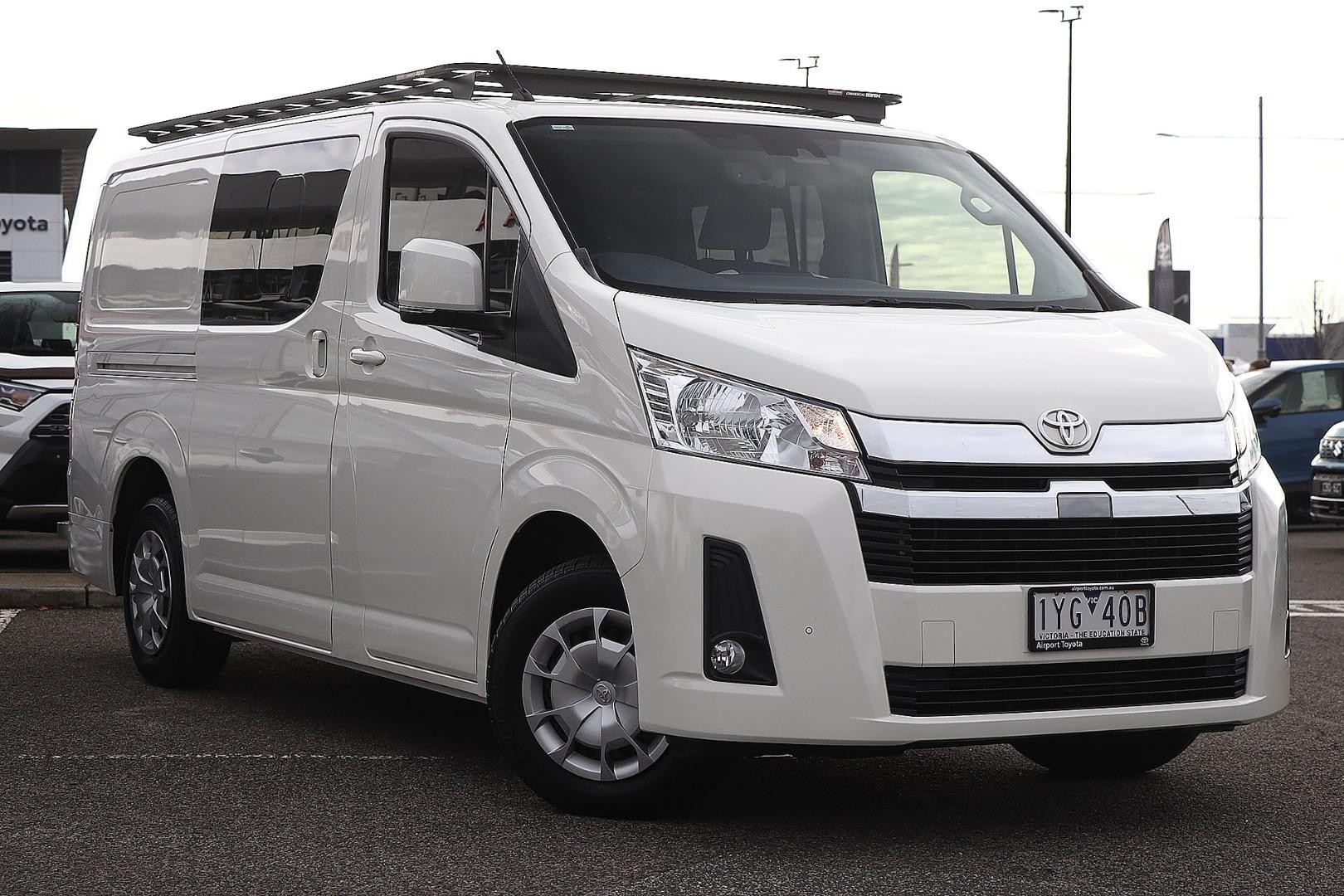 Toyota Hiace image 1