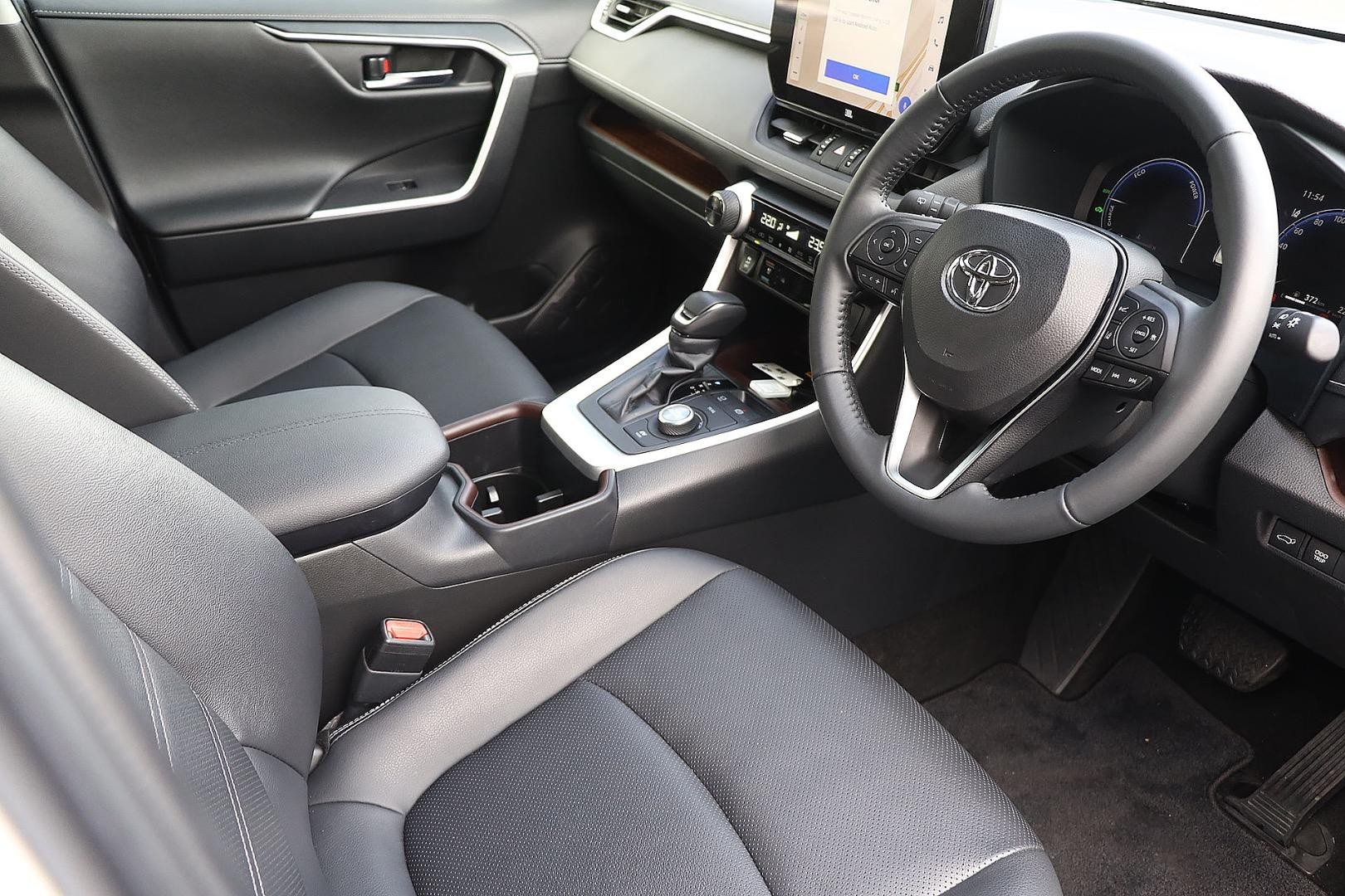Toyota Rav4 image 2