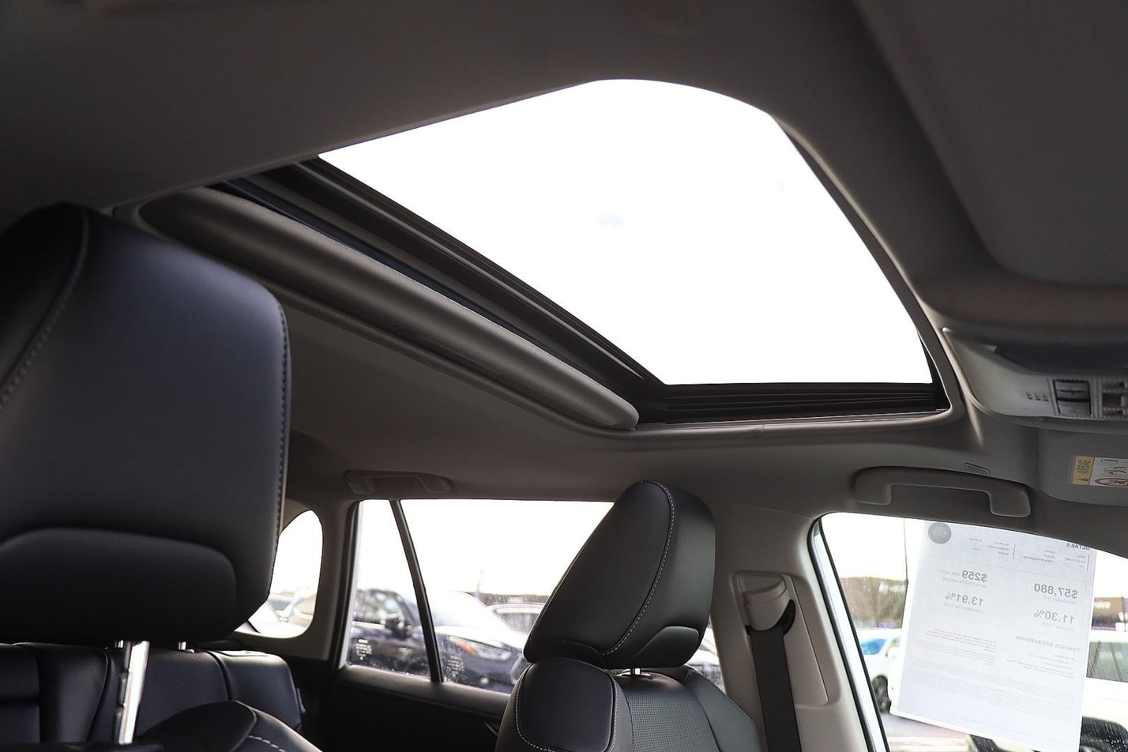 Toyota Rav4 image 3